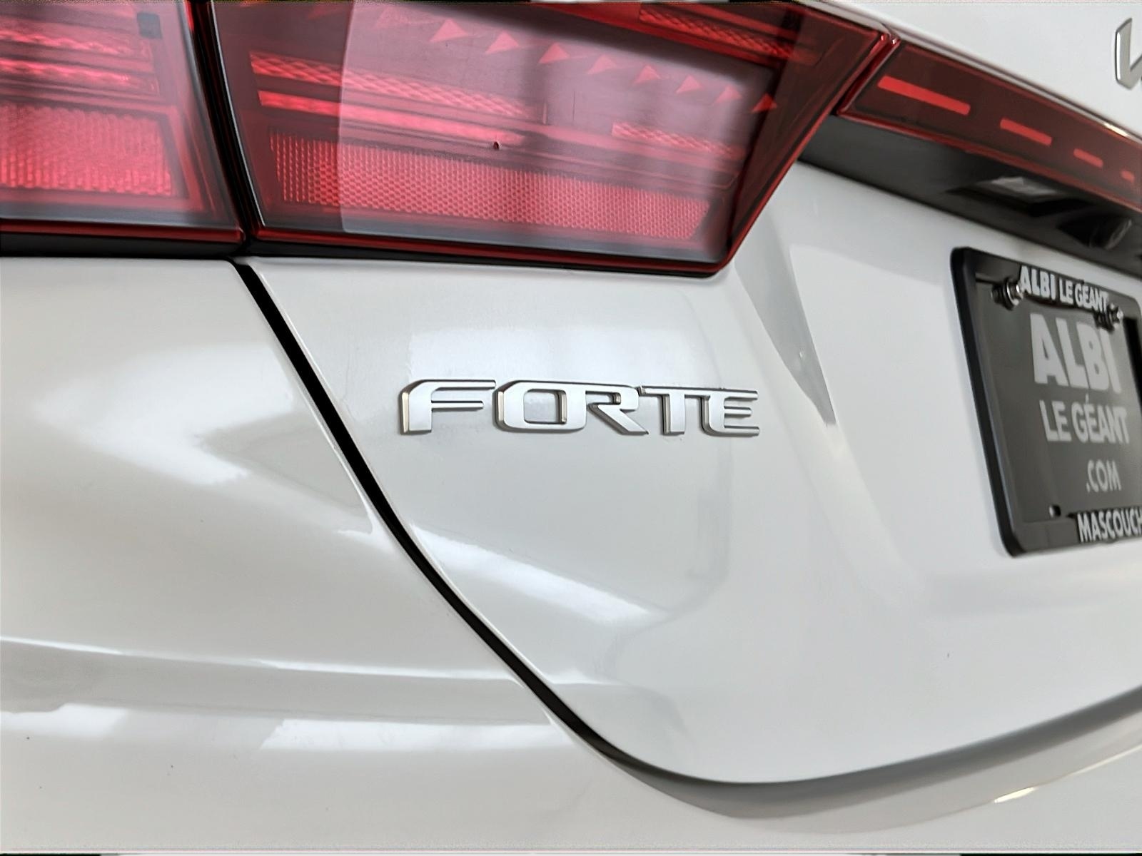 Kia Forte EX + TOIT 2024 - image #23
