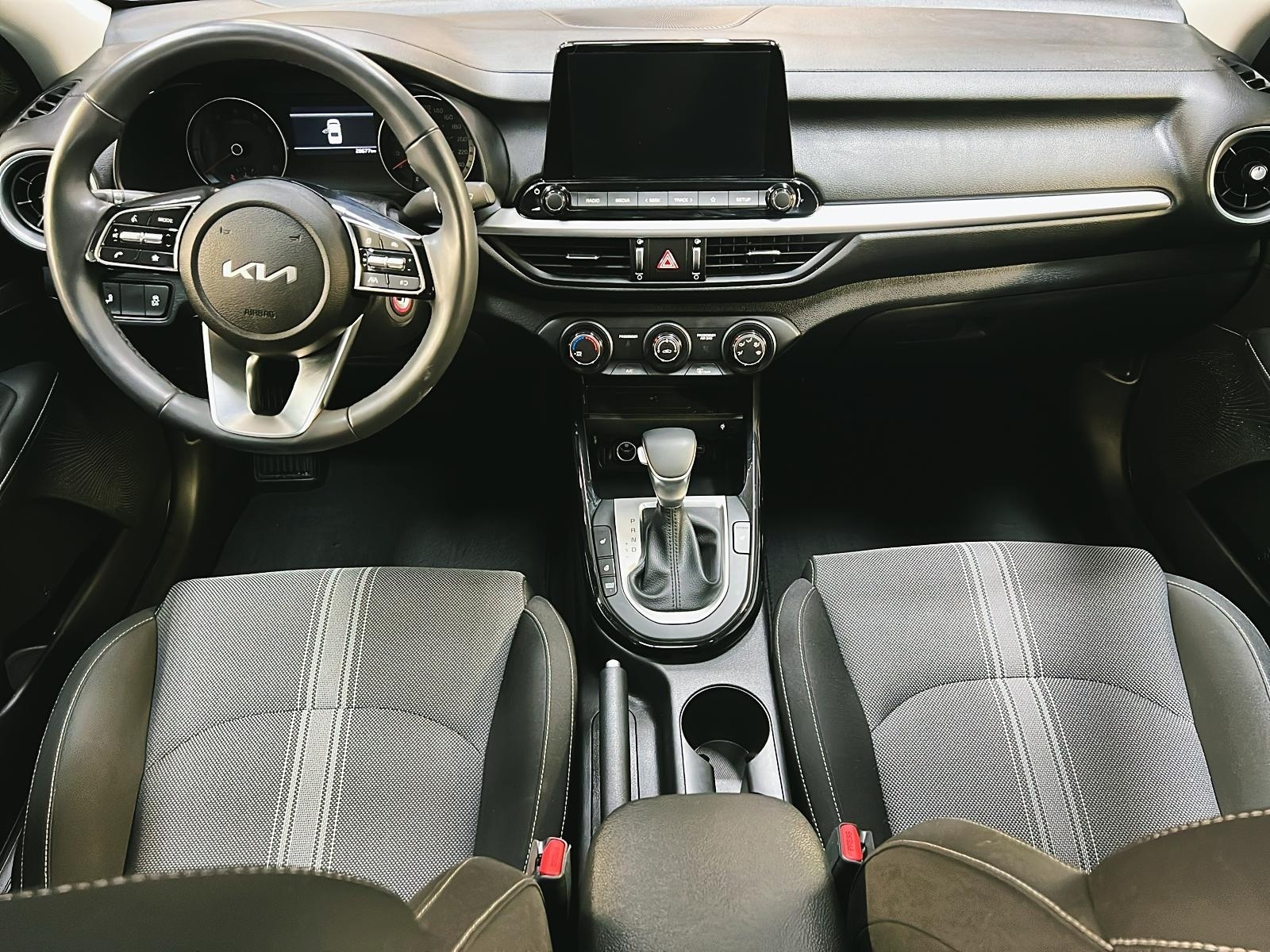 Kia Forte EX + TOIT 2024 - image #11