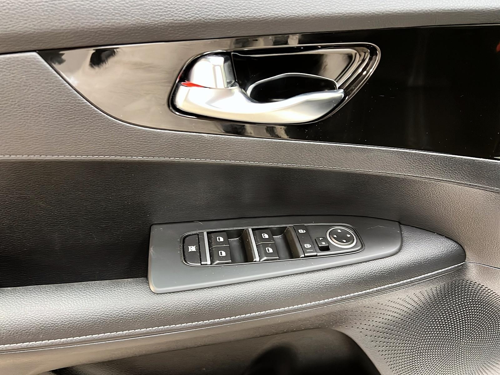 Kia Forte EX + TOIT 2024 - image #21