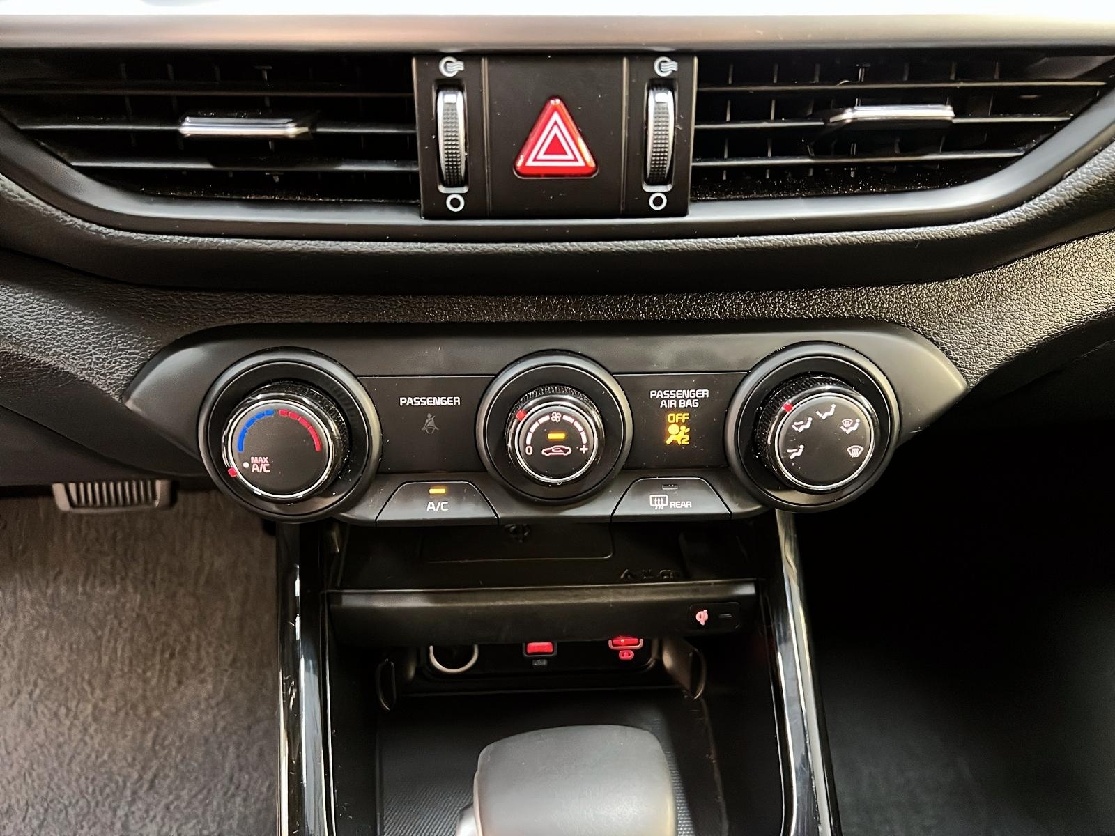 Kia Forte EX + TOIT 2024 - image #15