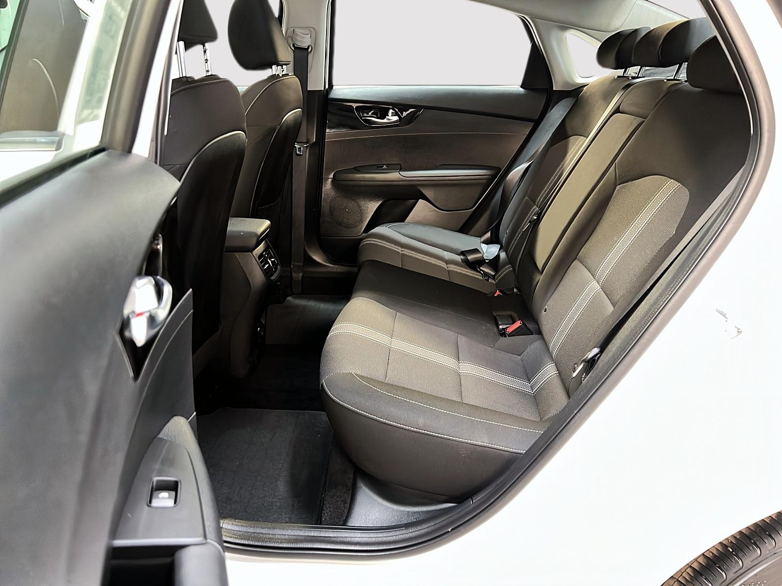 Kia Forte EX + TOIT 2024 - image #9