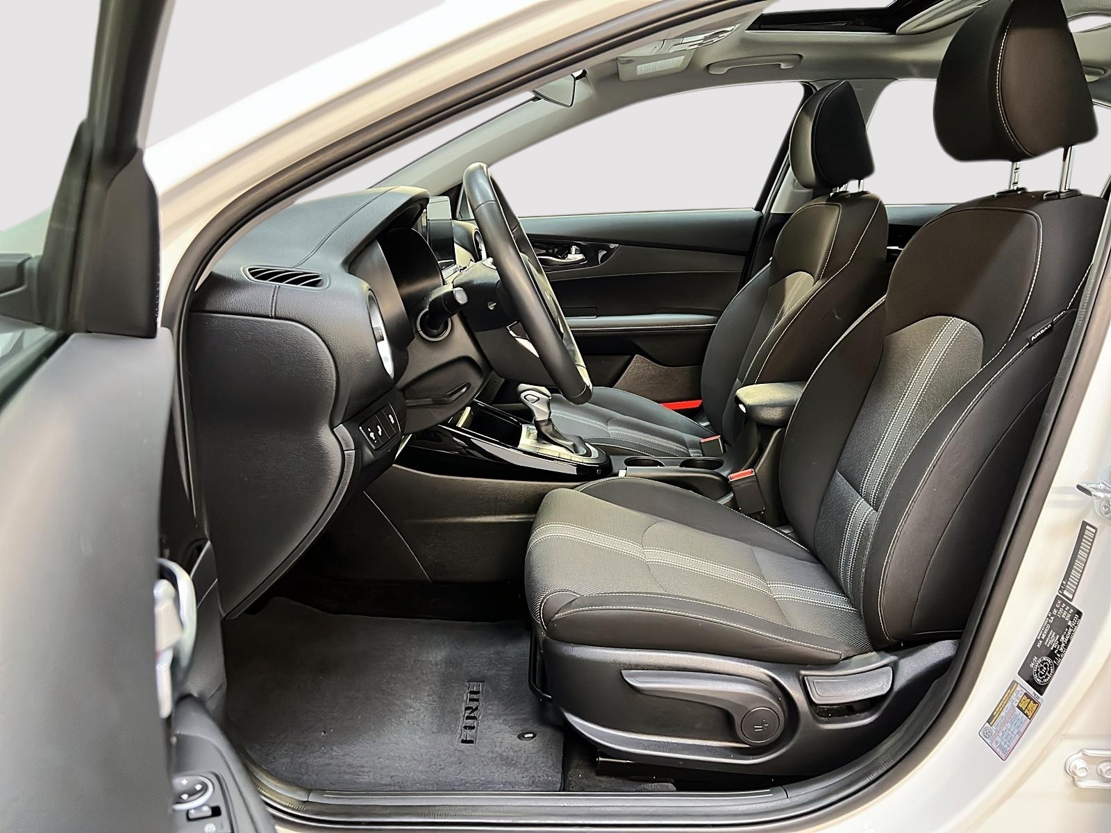 Kia Forte EX + TOIT 2024 - image #7