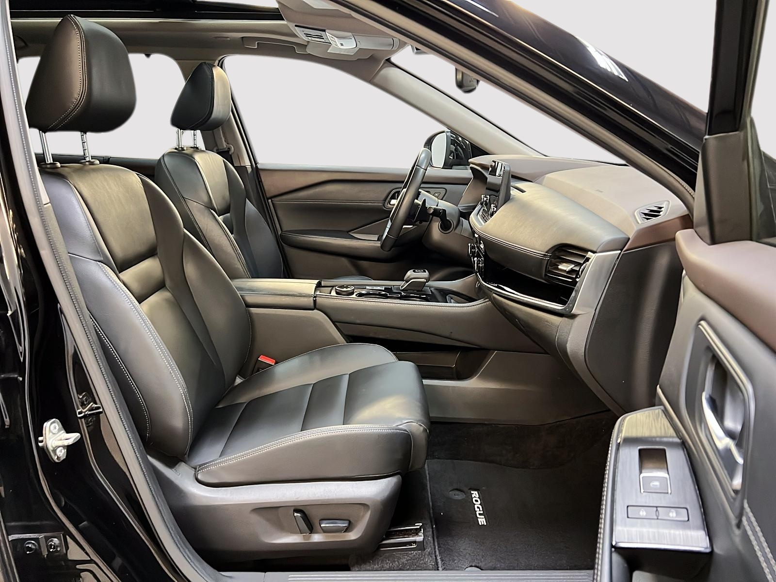 Nissan Rogue SL CUIR TOIT PANO NAV 4RM 2023 - image #8