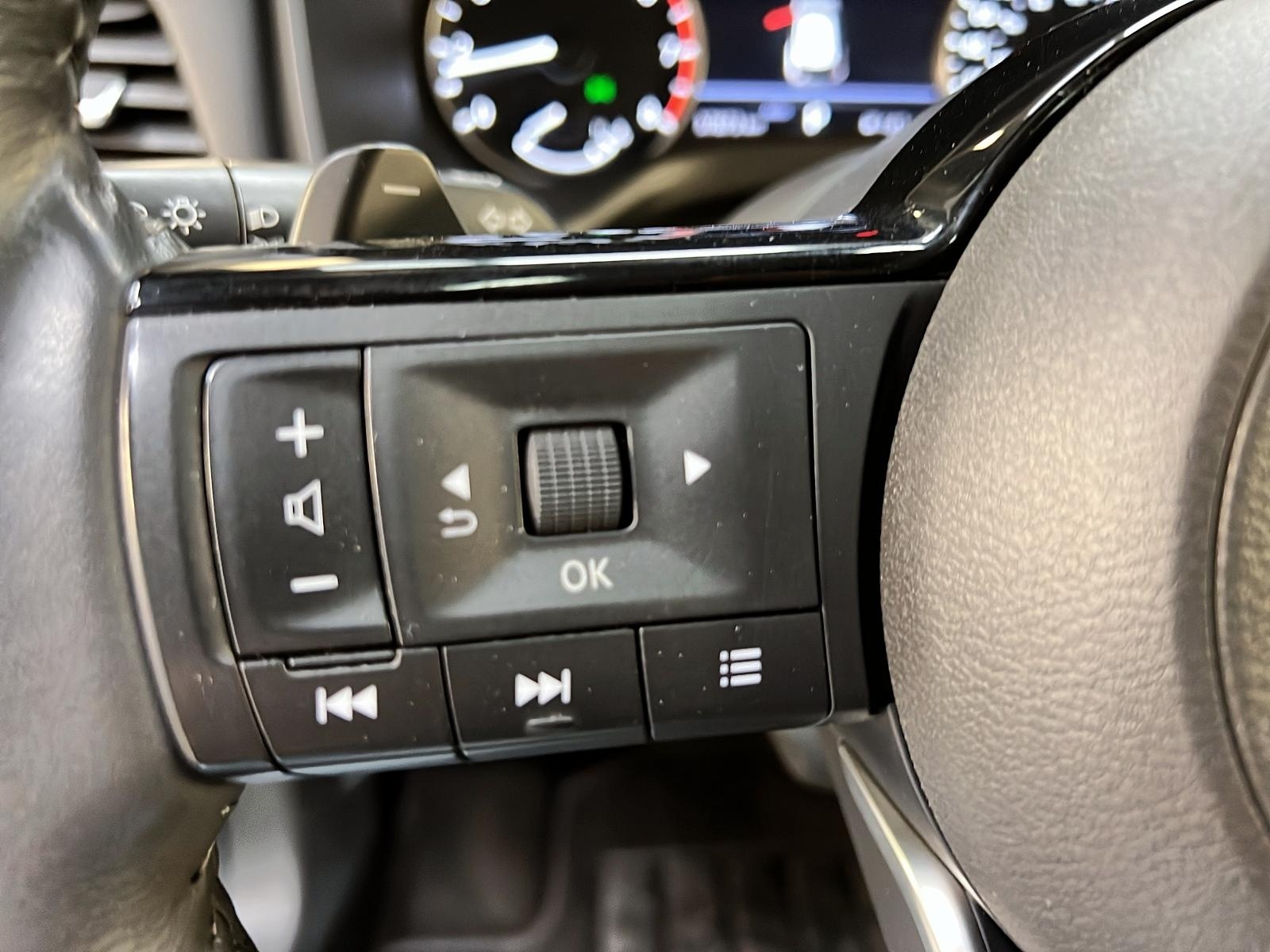 Nissan Rogue SL CUIR TOIT PANO NAV 4RM 2023 - image #23