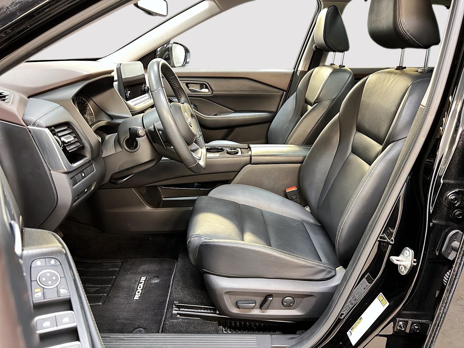 Nissan Rogue SL CUIR TOIT PANO NAV 4RM 2023 - image #7