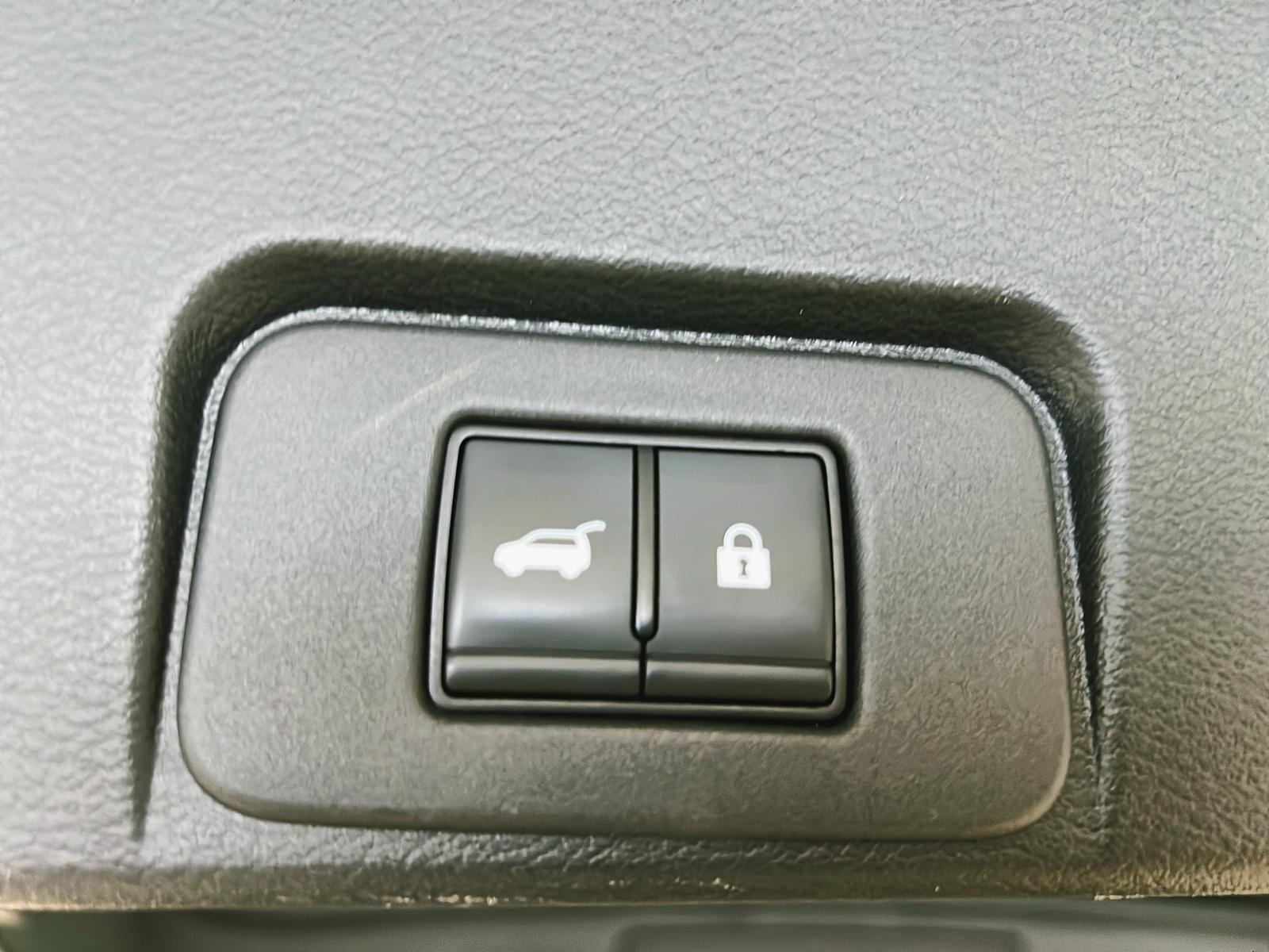 Nissan Rogue SL CUIR TOIT PANO NAV 4RM 2023 - image #15