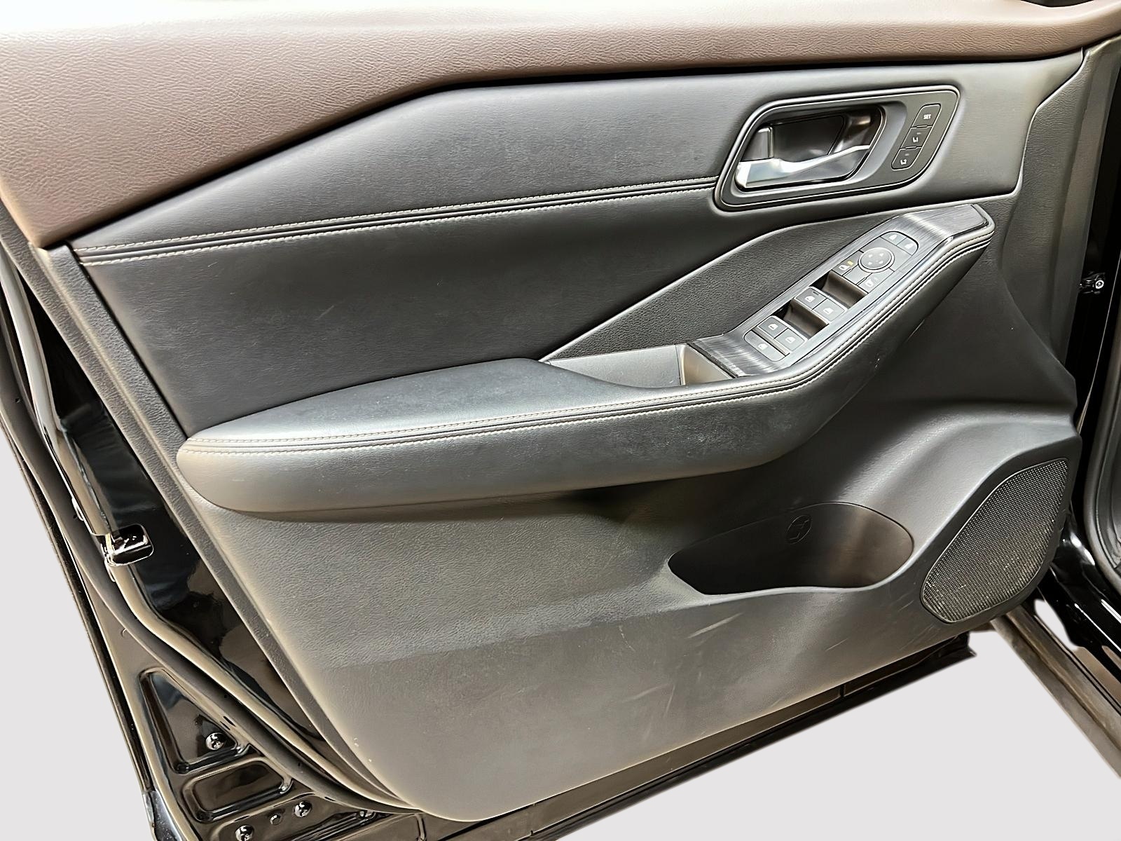 Nissan Rogue SL CUIR TOIT PANO NAV 4RM 2023 - image #26