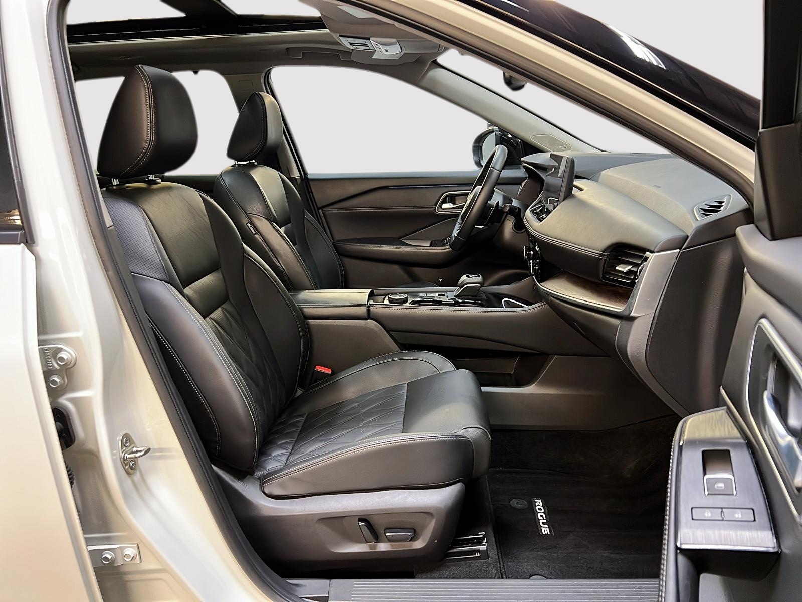 Nissan Rogue PLATINUM CUIR TOIT PANO NAV 4RM 2024 - image #8