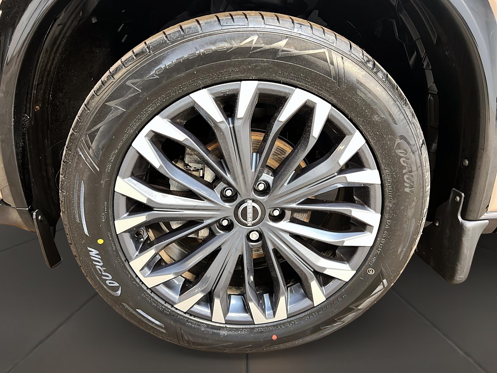 Nissan Rogue PLATINUM CUIR TOIT PANO NAV 4RM 2024 - image #30