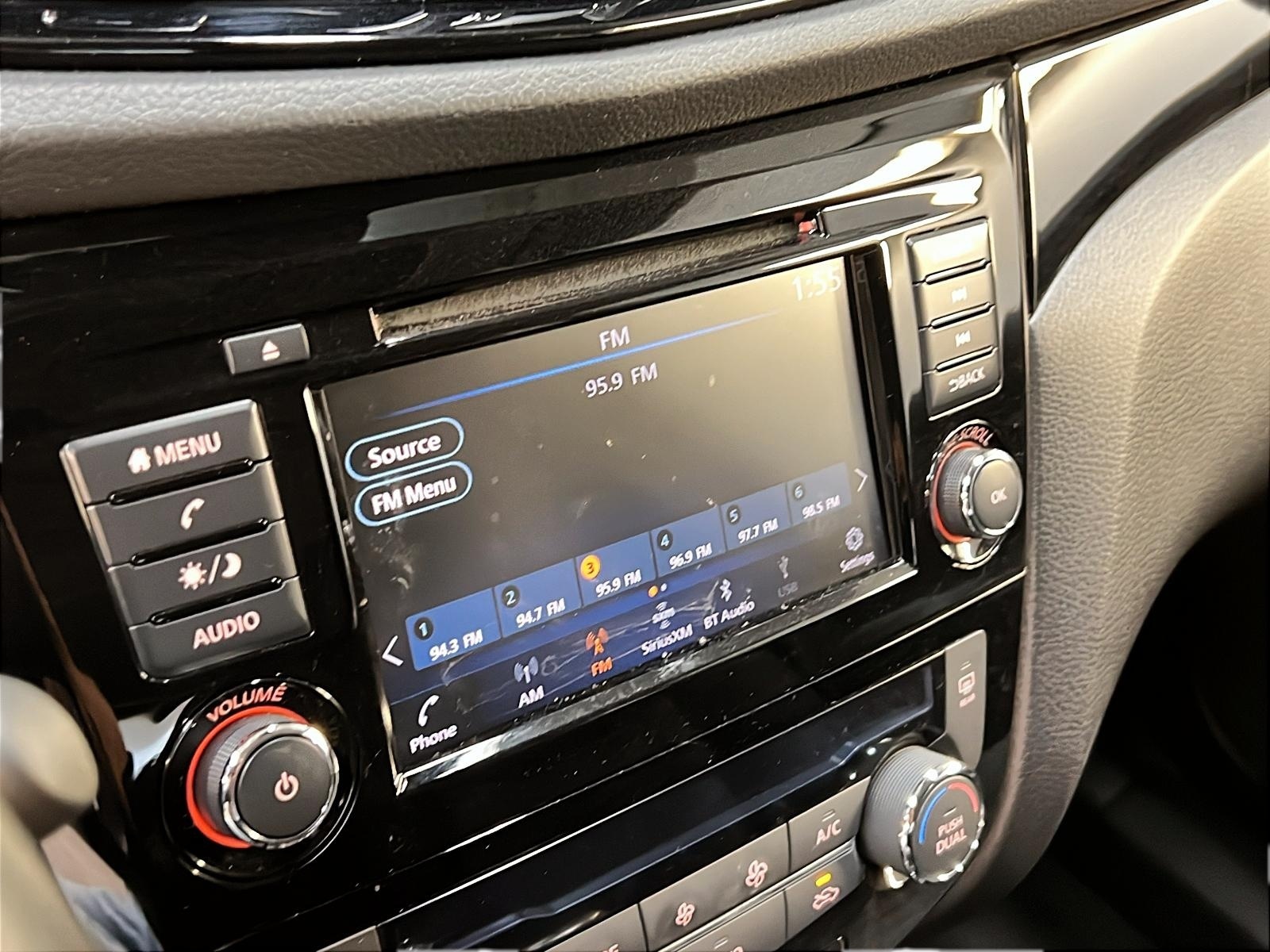 Nissan Qashqai SV TOIT 4RM 2023 - image #17