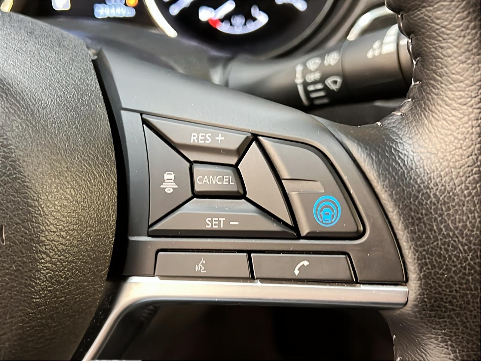 Nissan Qashqai SV TOIT 4RM 2023 - image #20