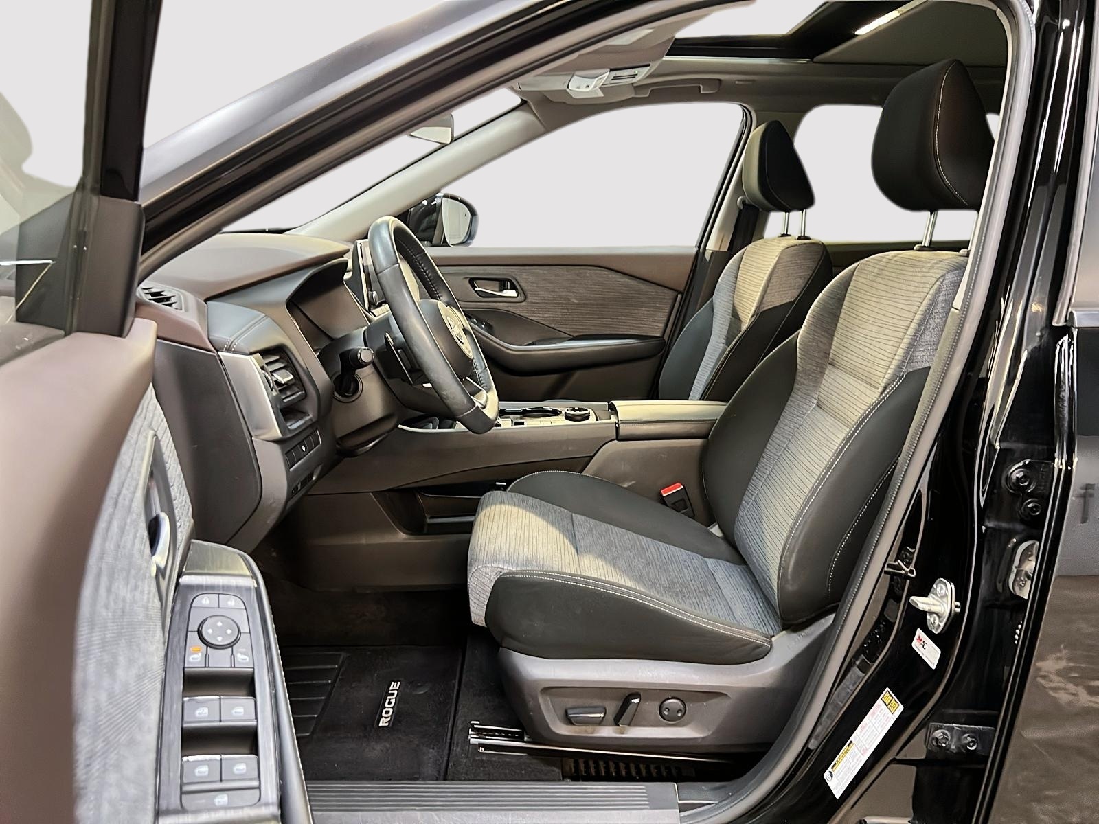 Nissan Rogue SV TOIT PANO 4RM 2023 - image #7