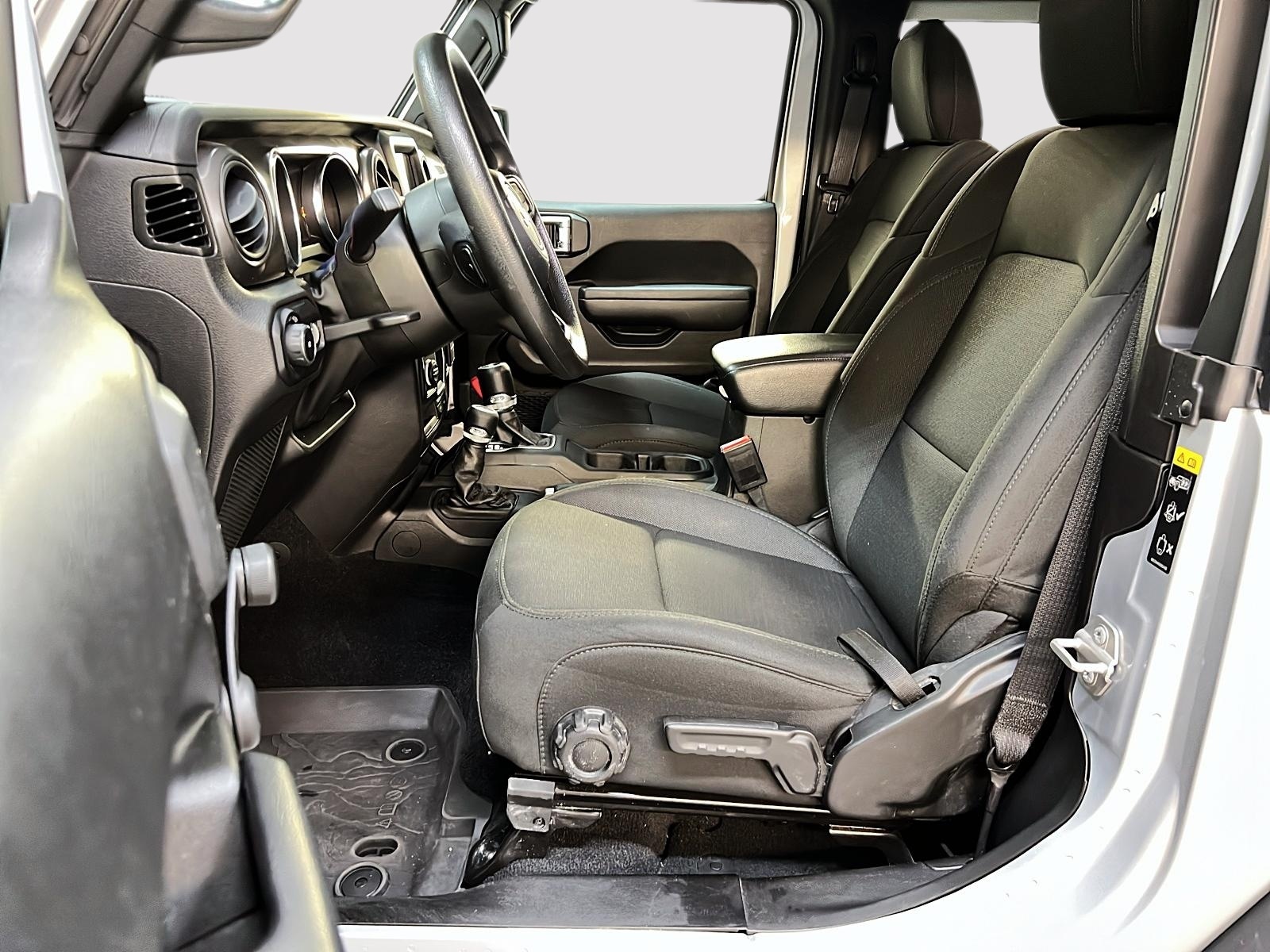 Jeep Wrangler WILLY'S SPORT 4X4 2023 - image #7