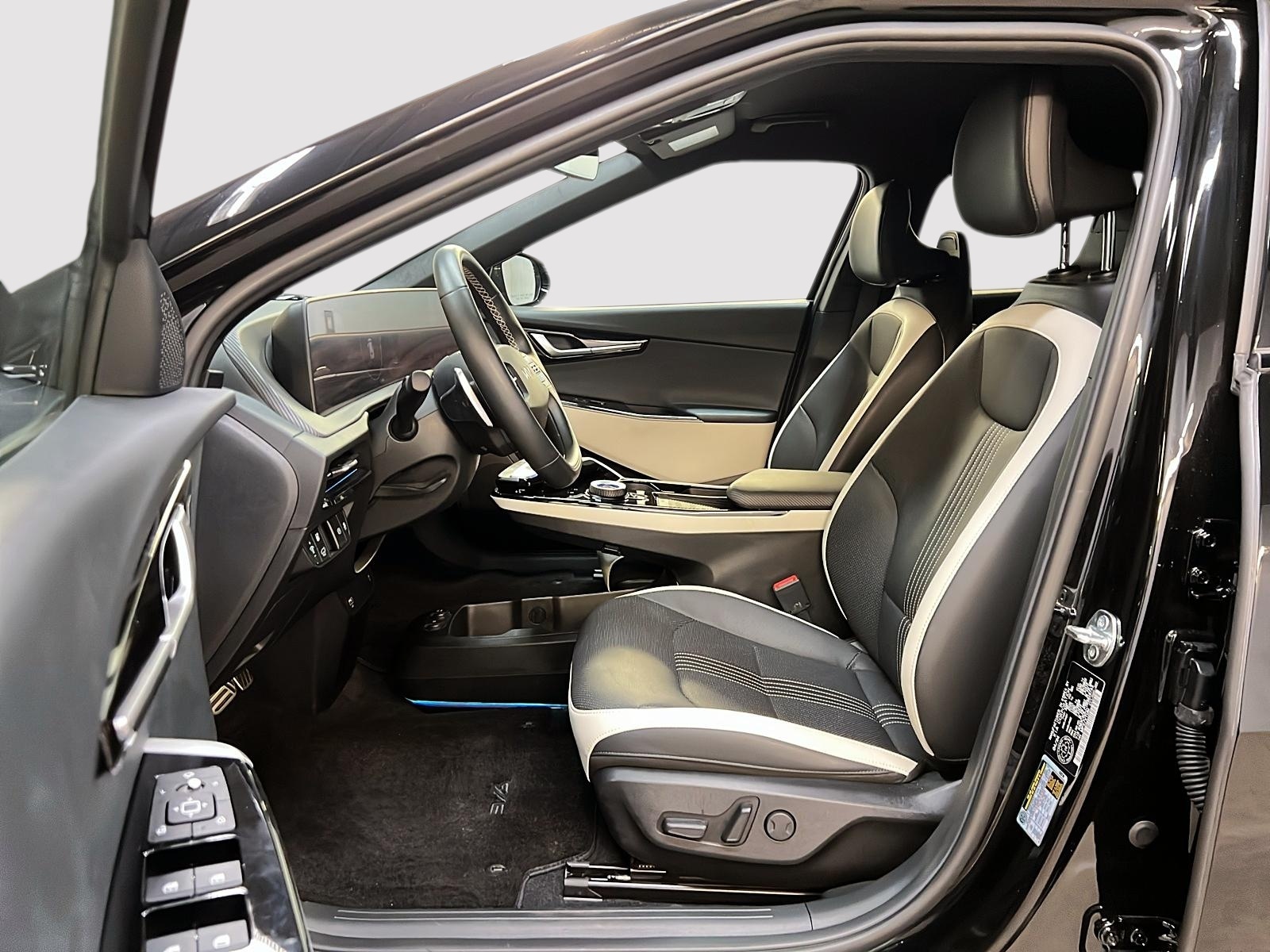 Kia EV6 LAND GT LINE 1 CUIR NAV 4RM 2024 - image #7