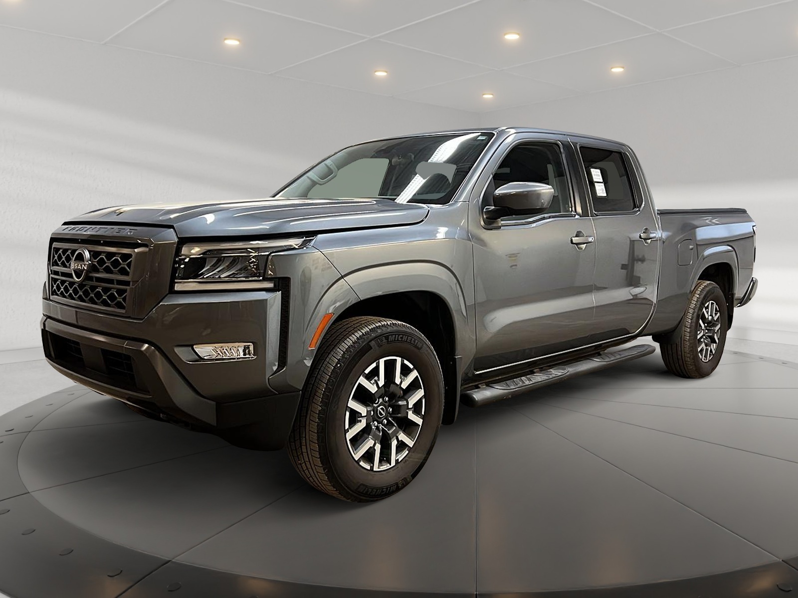 Nissan Frontier SV SPORT CREW CAB 4X4 2022 - image #1