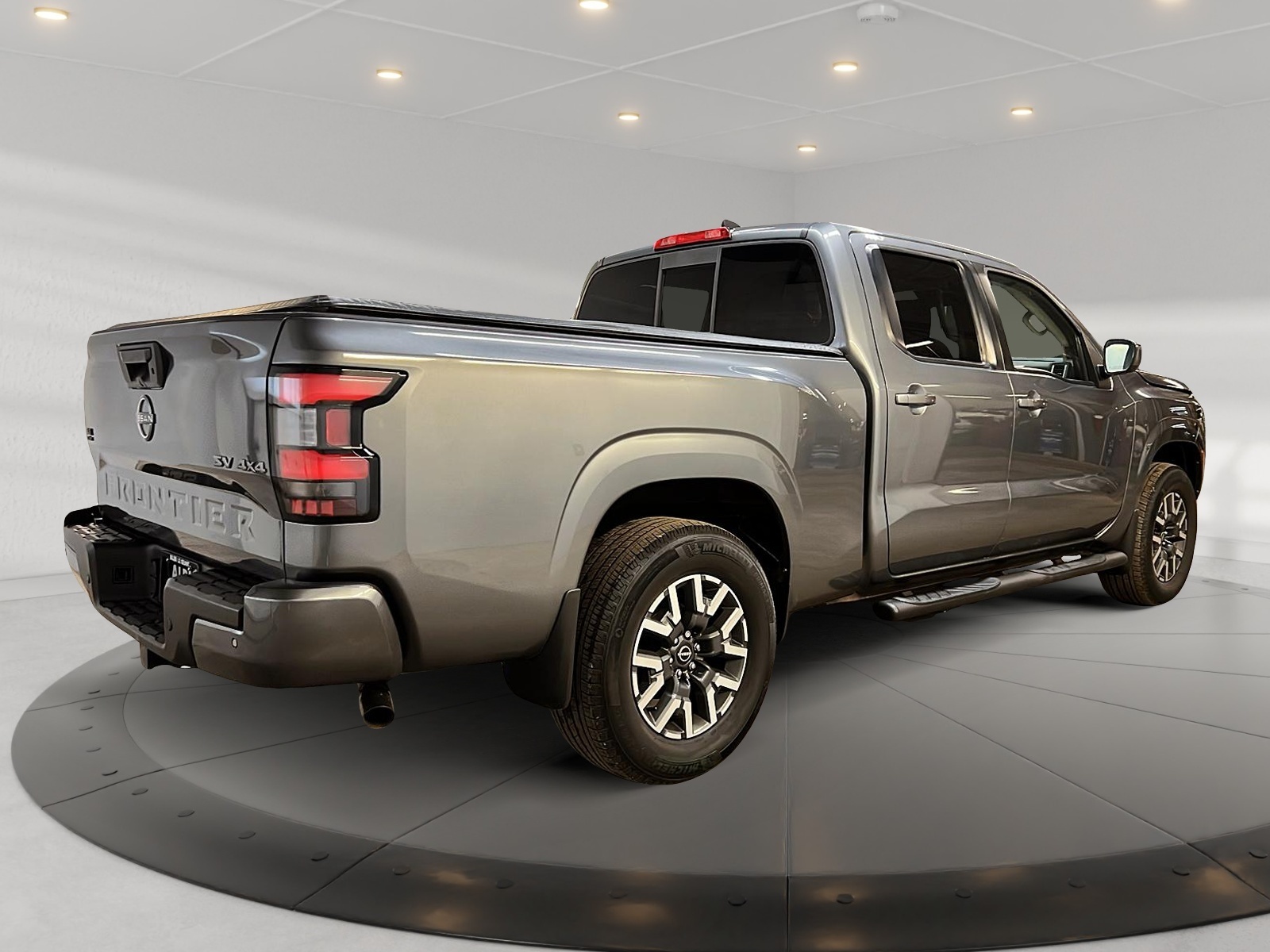 Nissan Frontier SV SPORT CREW CAB 4X4 2022 - image #4