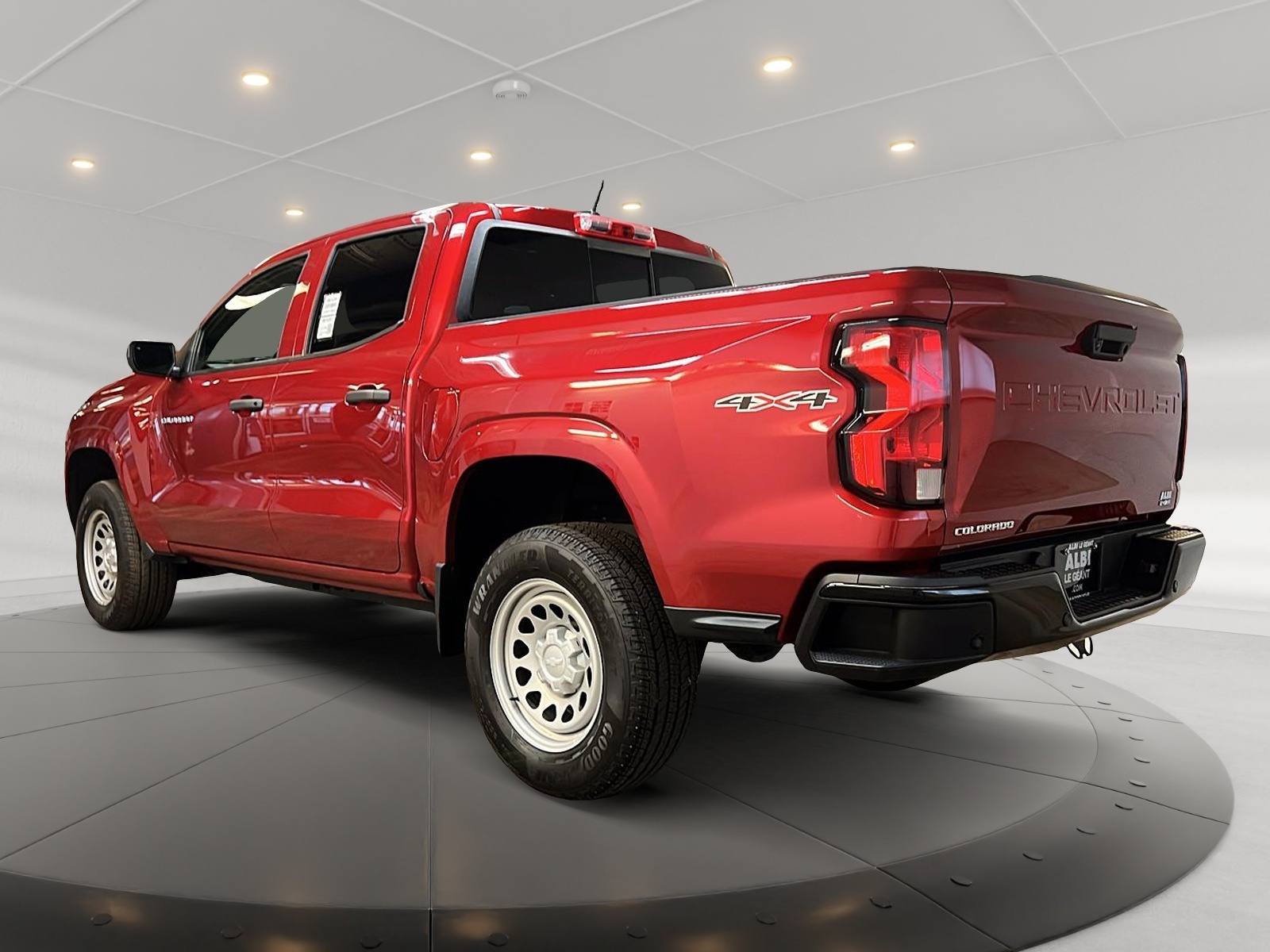Chevrolet Colorado WT CREW CAB 4X4 2023 - image #6