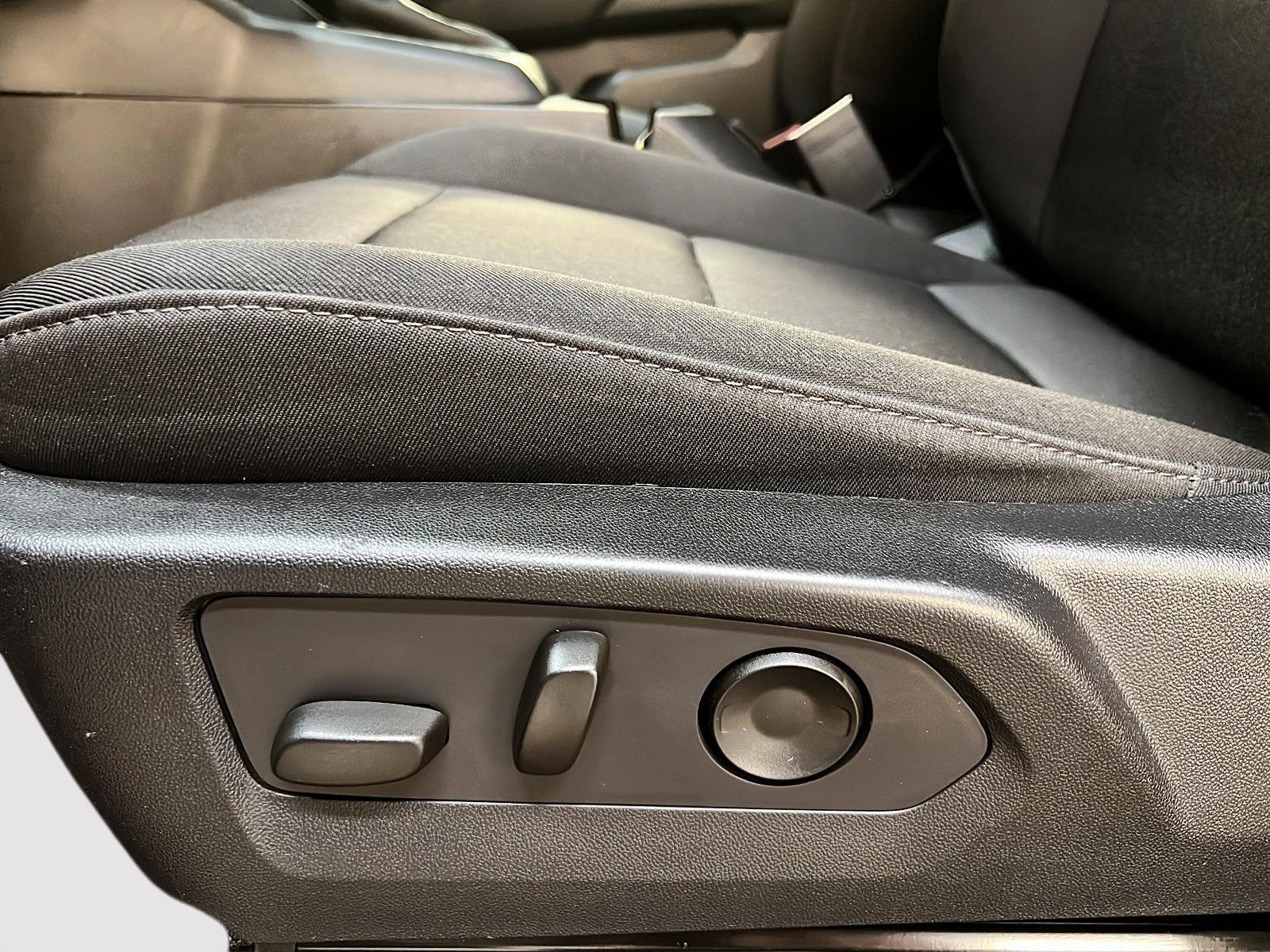 Chevrolet Colorado WT PREFERRED CREW CAB 4X4 2023 - image #22