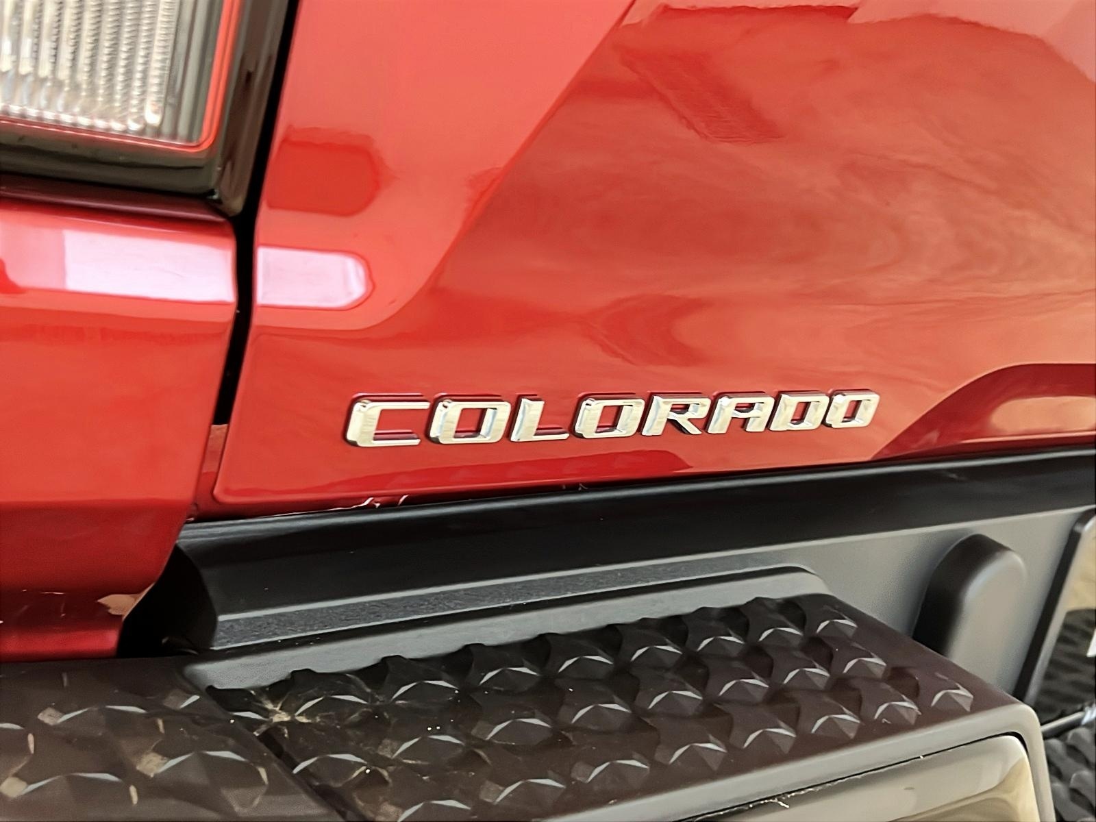 Chevrolet Colorado WT CREW CAB 4X4 2023 - image #25