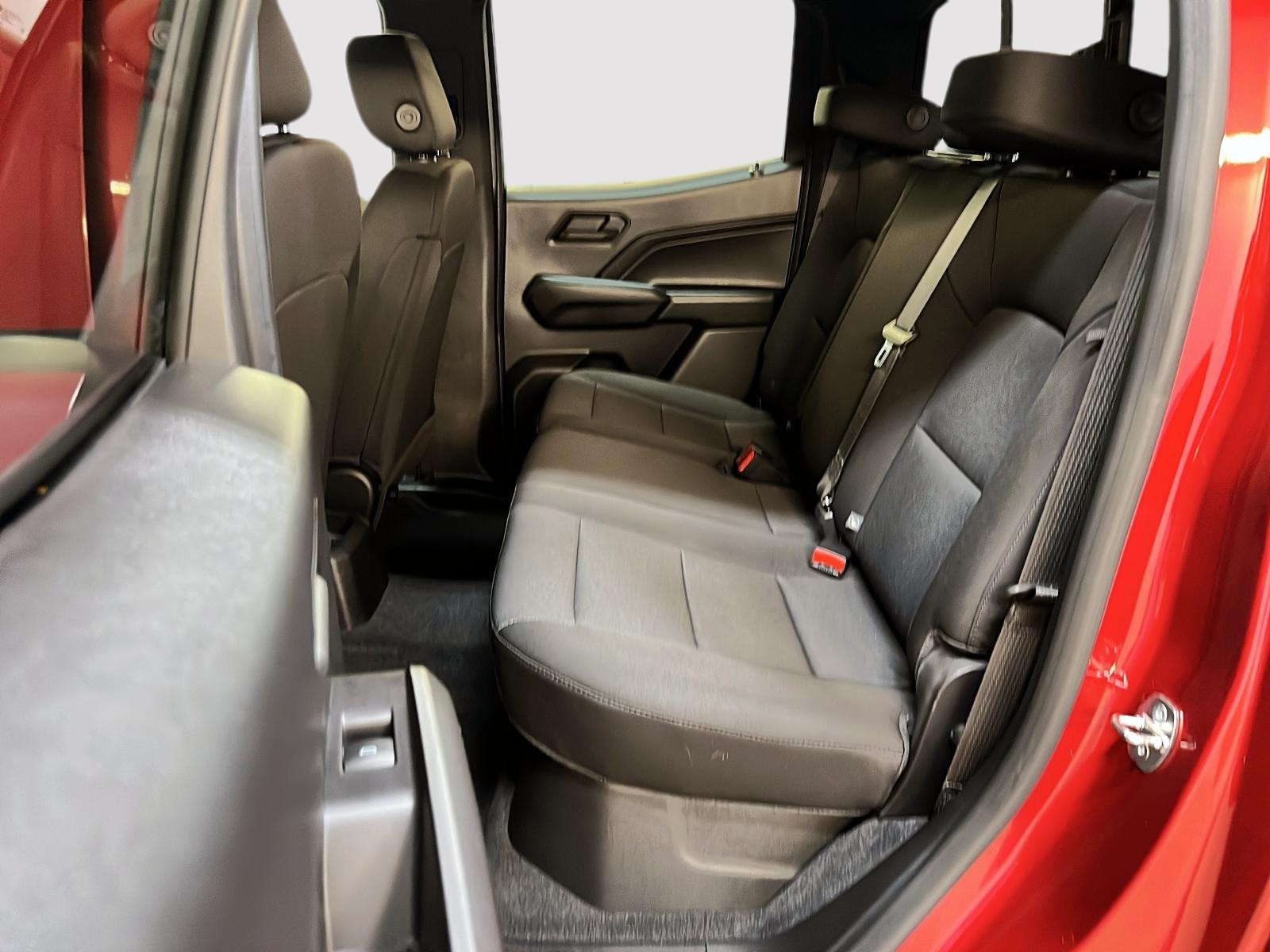 Chevrolet Colorado WT CREW CAB 4X4 2023 - image #9