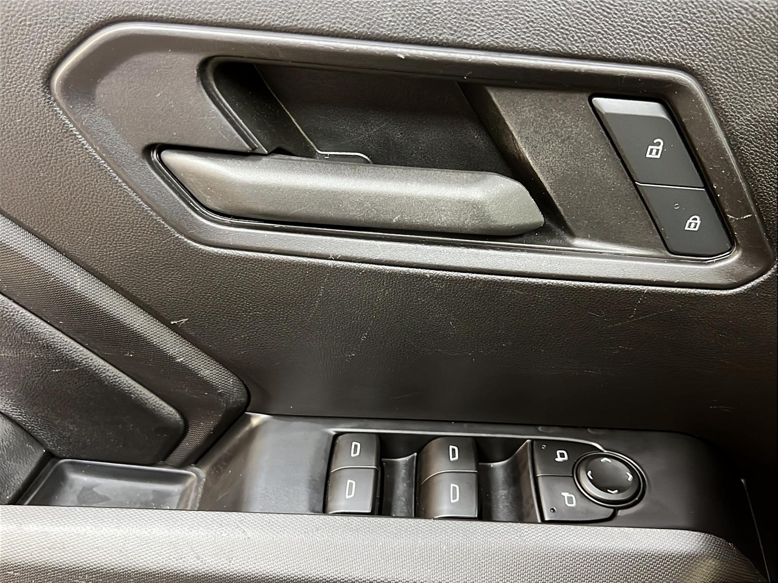 Chevrolet Colorado WT PREFERRED CREW CAB 4X4 2023 - image #20