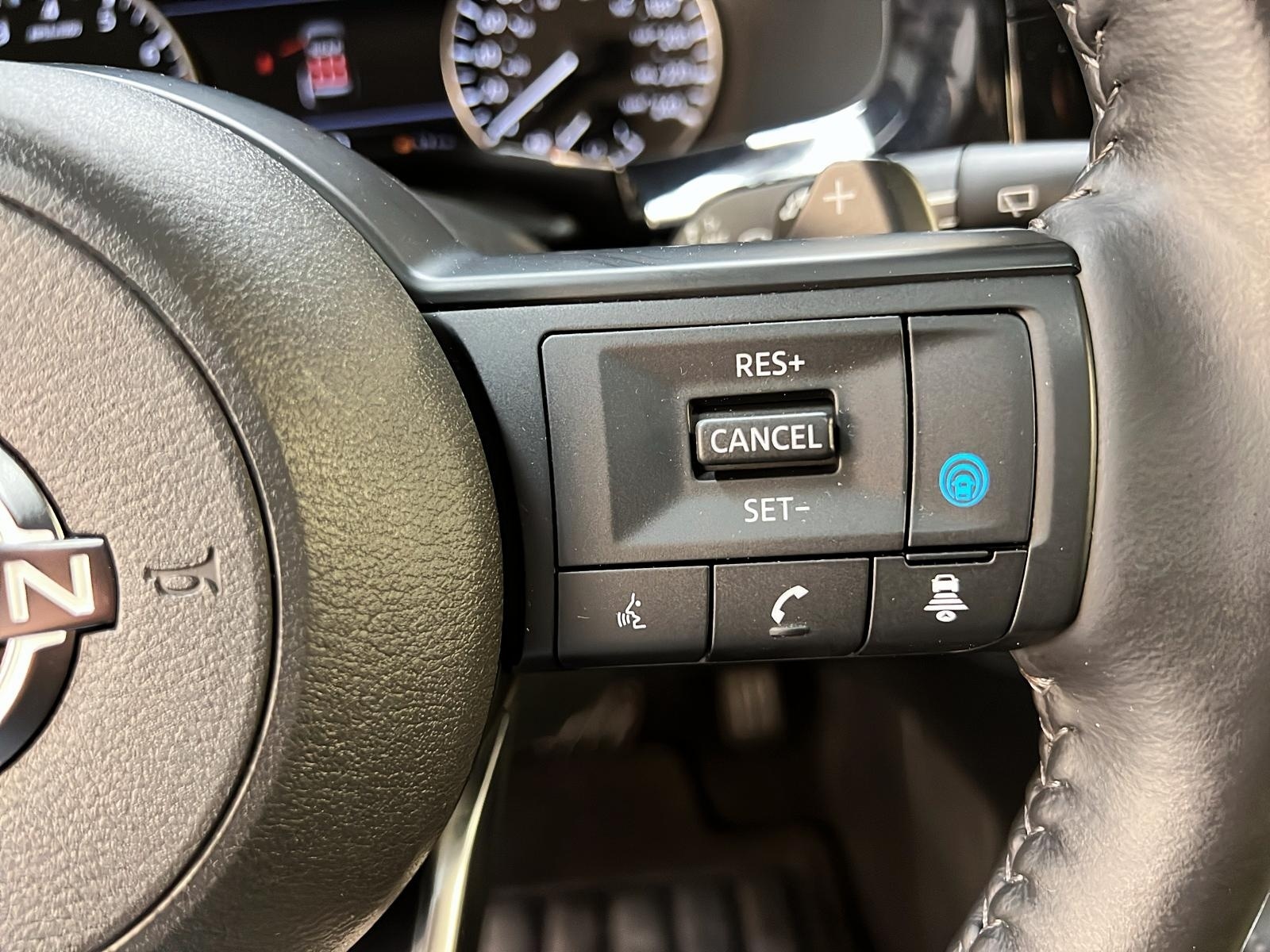 Nissan Pathfinder SV TOIT PANO 4RM 2024 - image #22