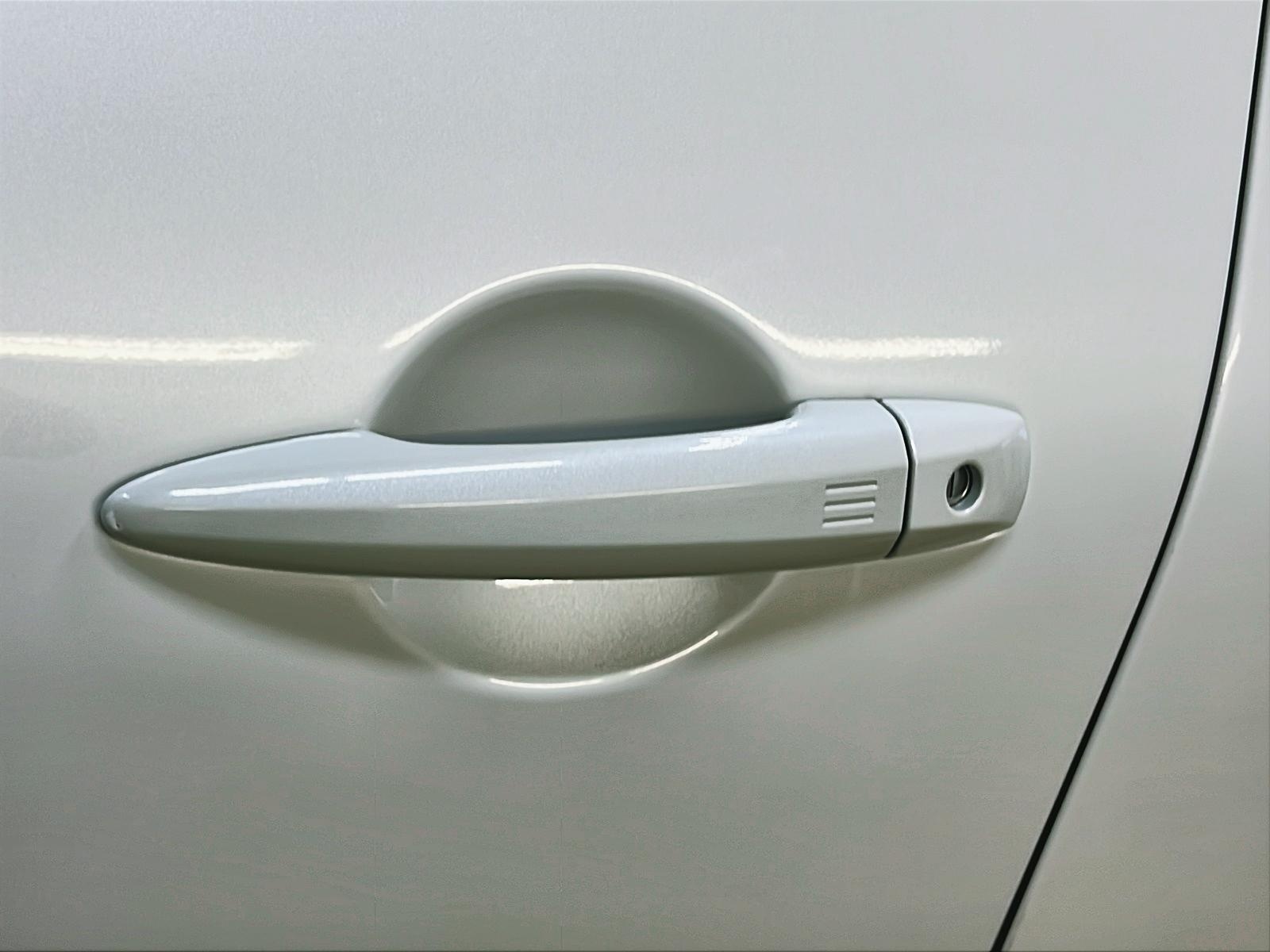 Nissan Pathfinder SV TOIT PANO 4RM 2024 - image #28