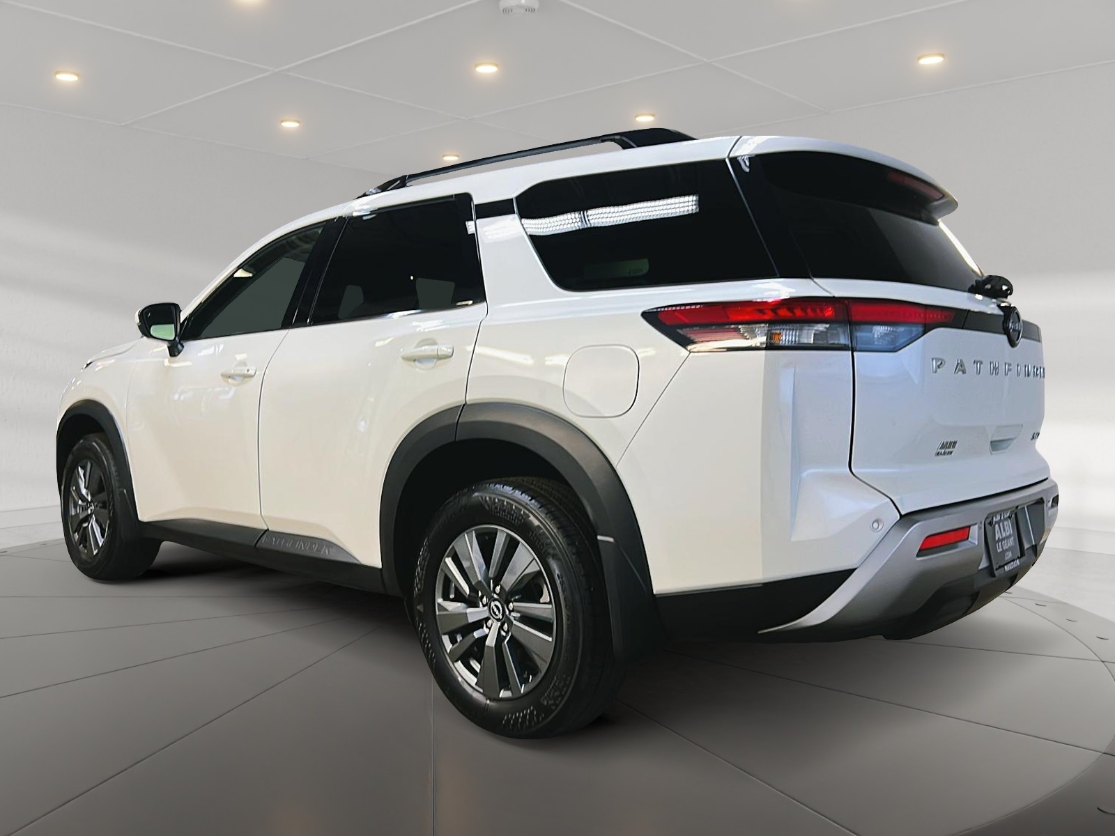 Nissan Pathfinder SV TOIT PANO 4RM 2024 - image #6