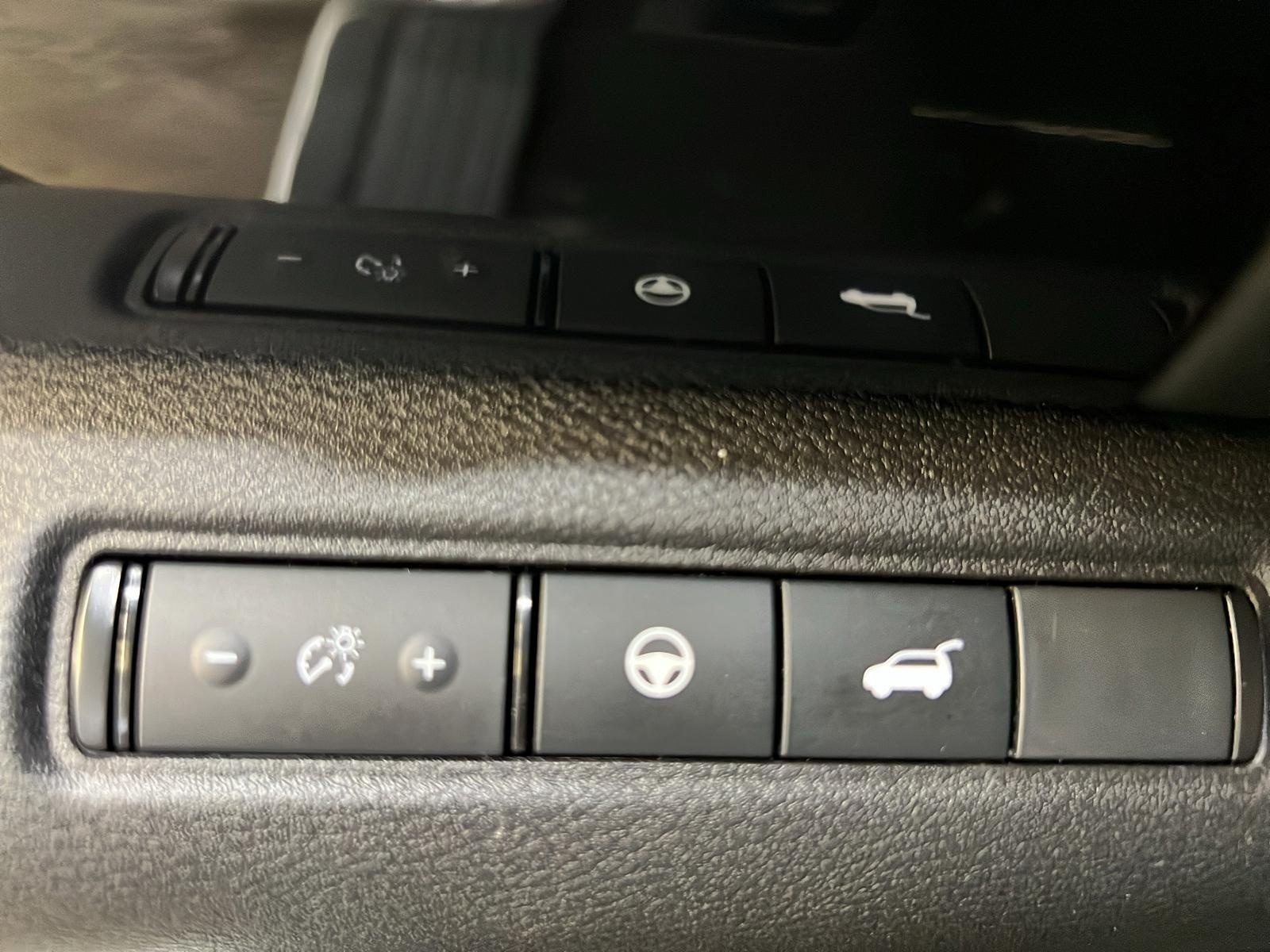 Nissan Pathfinder SV TOIT PANO 4RM 2024 - image #24