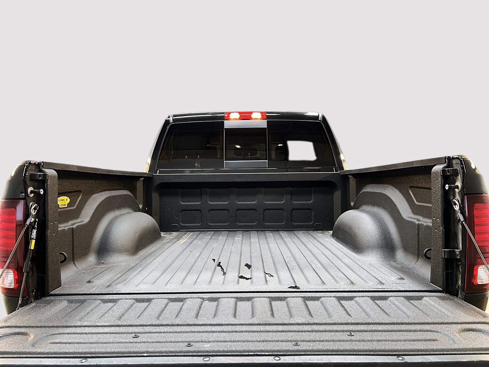 RAM 1500 Classic WARLOCK CREW CAB 4X4 2022 - image #12