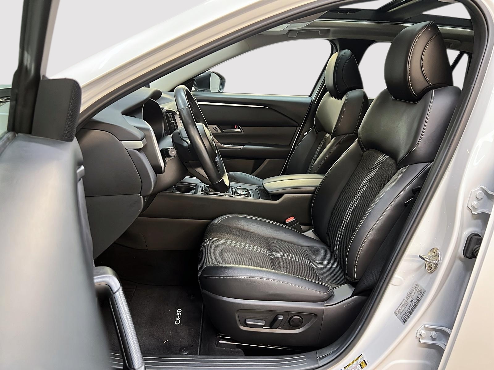 Mazda CX-50 GS LUXE TOIT PANO 4RM 2023 - image #7