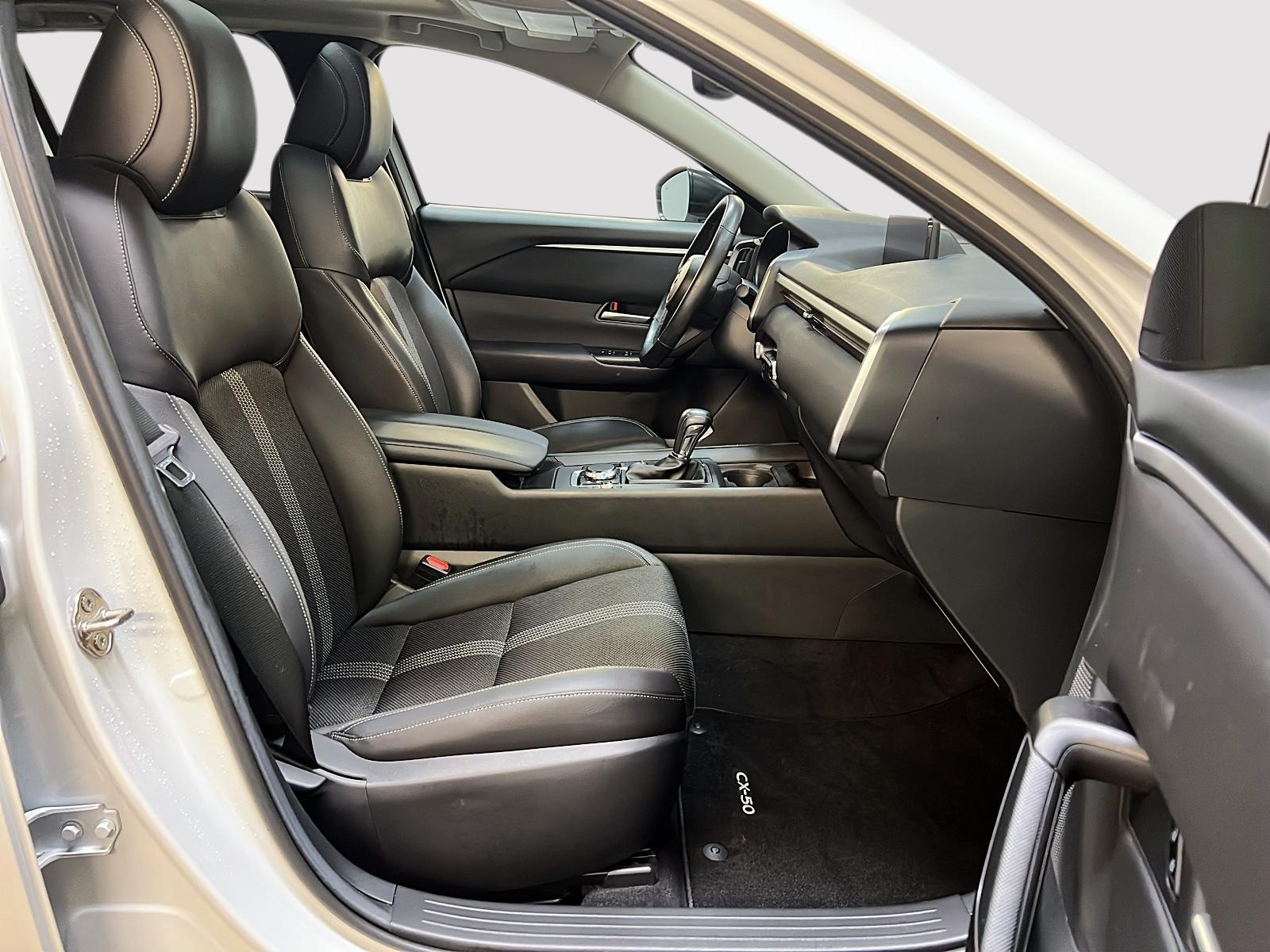 Mazda CX-50 GS LUXE TOIT PANO 4RM 2023 - image #8