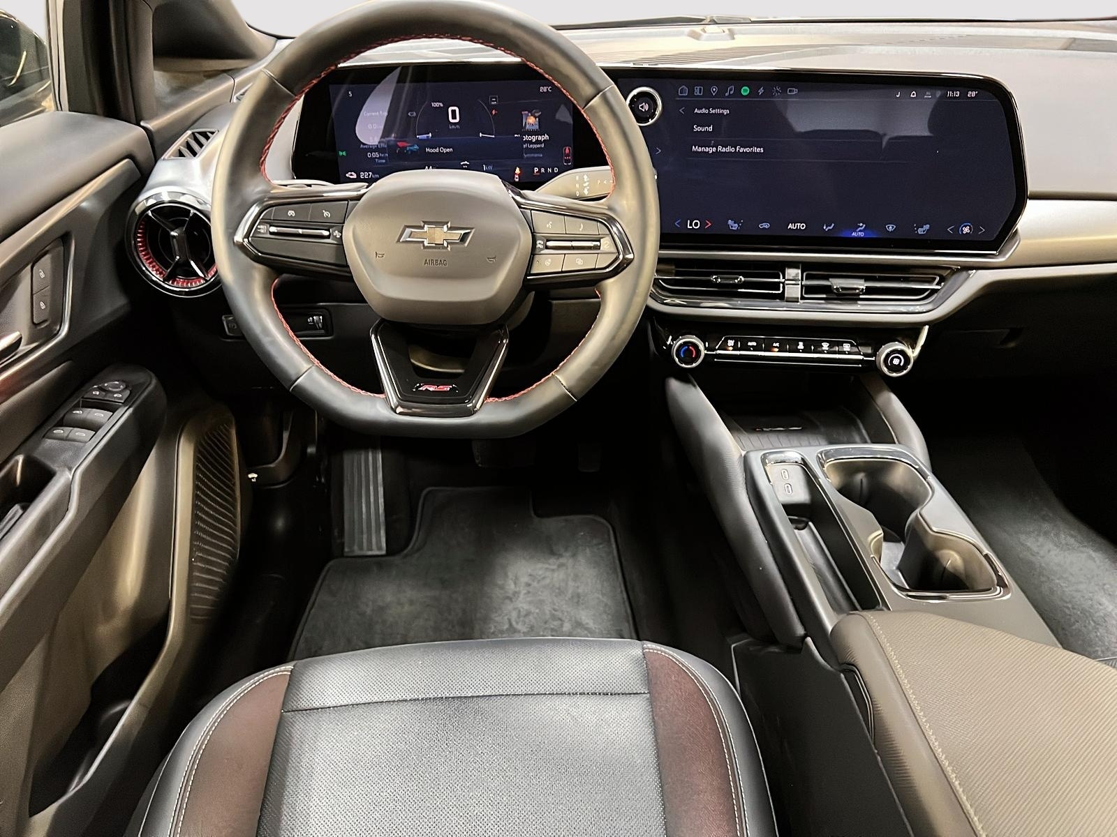 Chevrolet Equinox EV 2RS CUIR TOIT PANO NAV 2025 - image #11