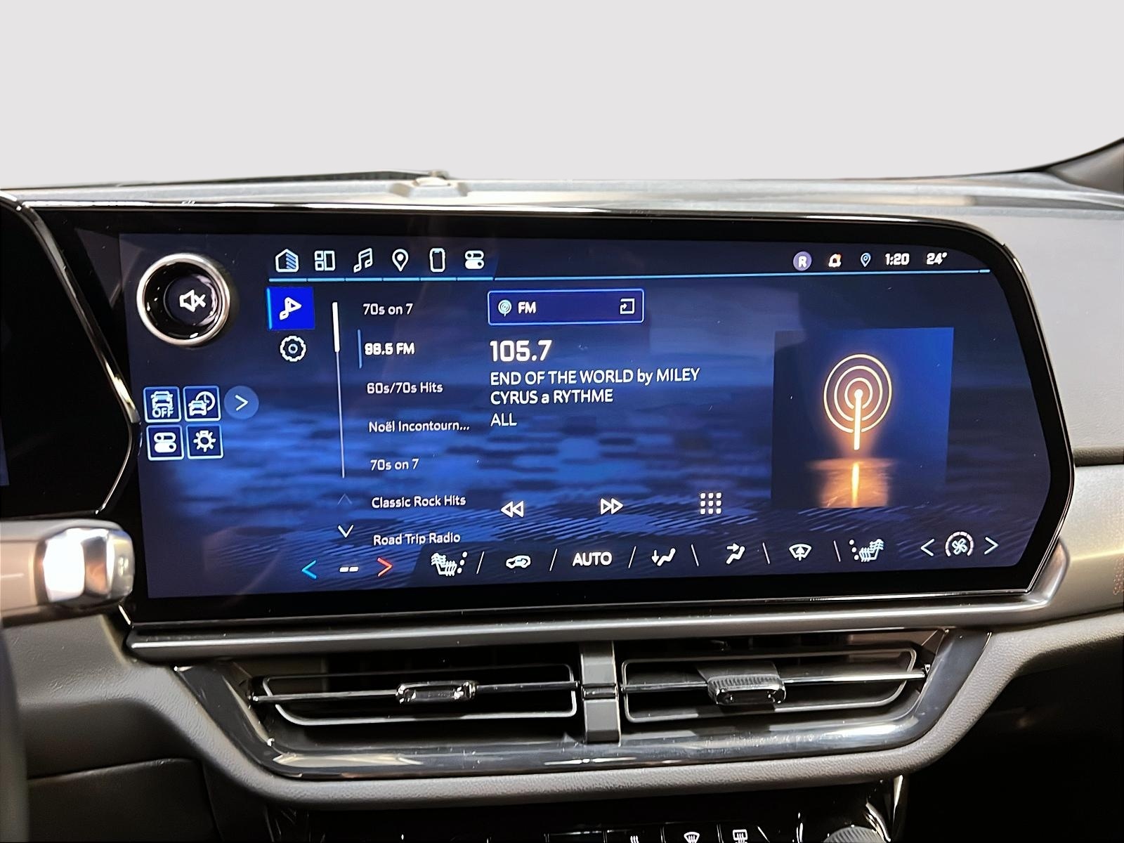 Chevrolet Equinox EV 2RS NAV 2025 - image #16
