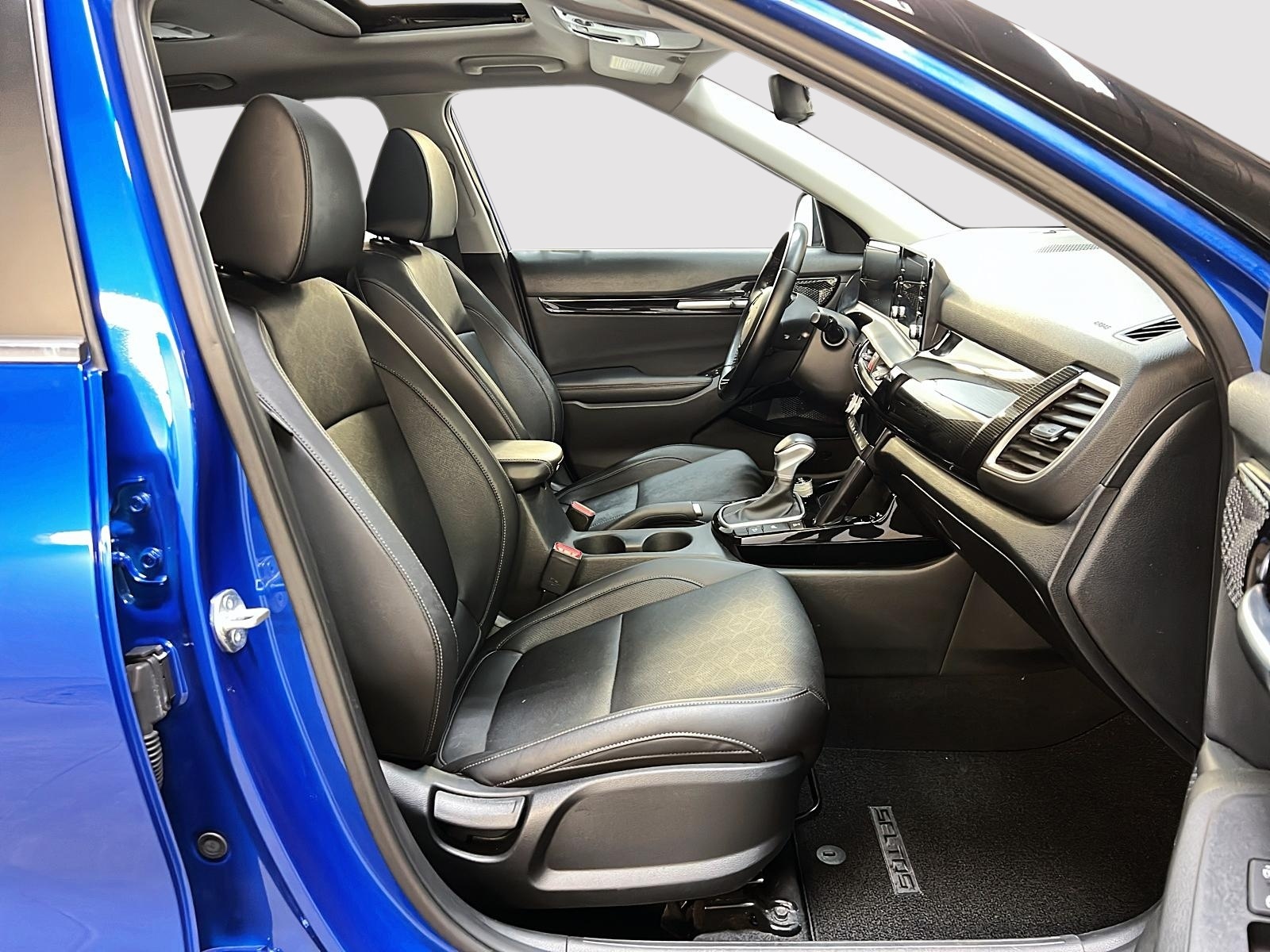 Kia SELTOS EX CUIR TOIT 4RM 2024 - image #8