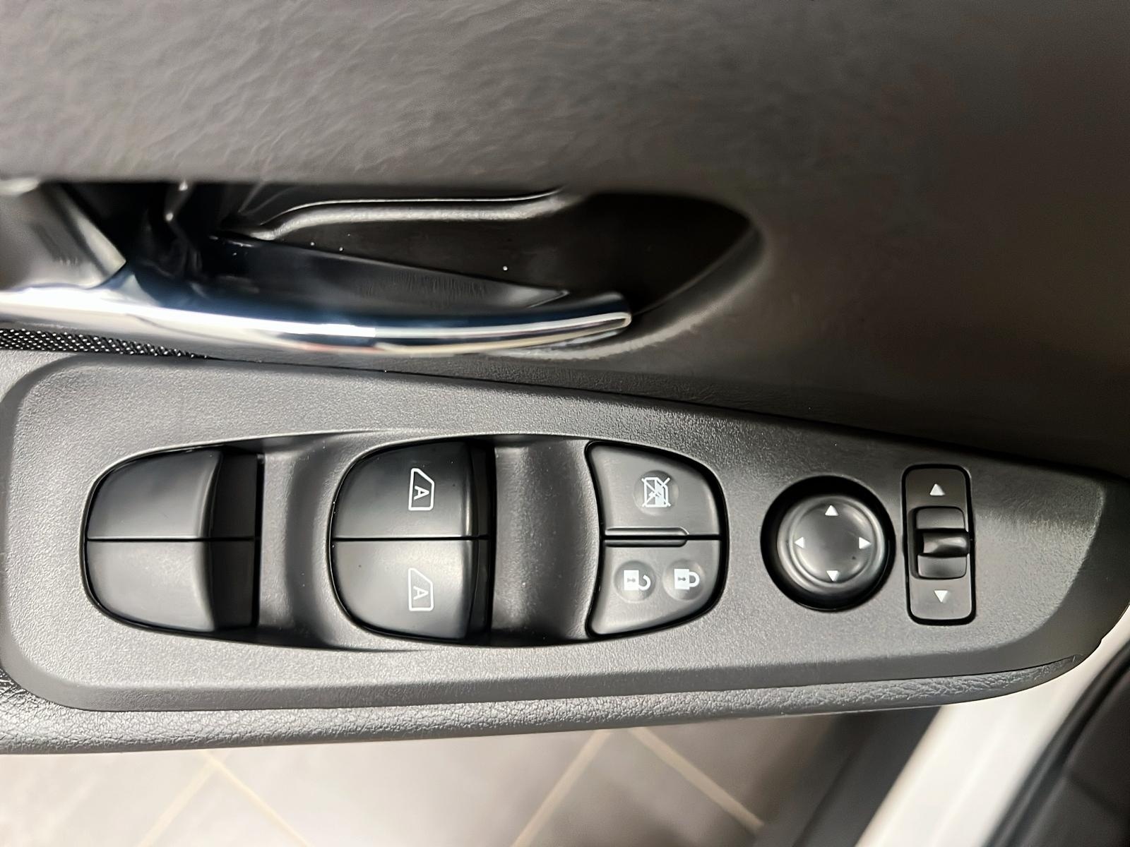 Nissan KICKS PLAY 2025 - Image #11
