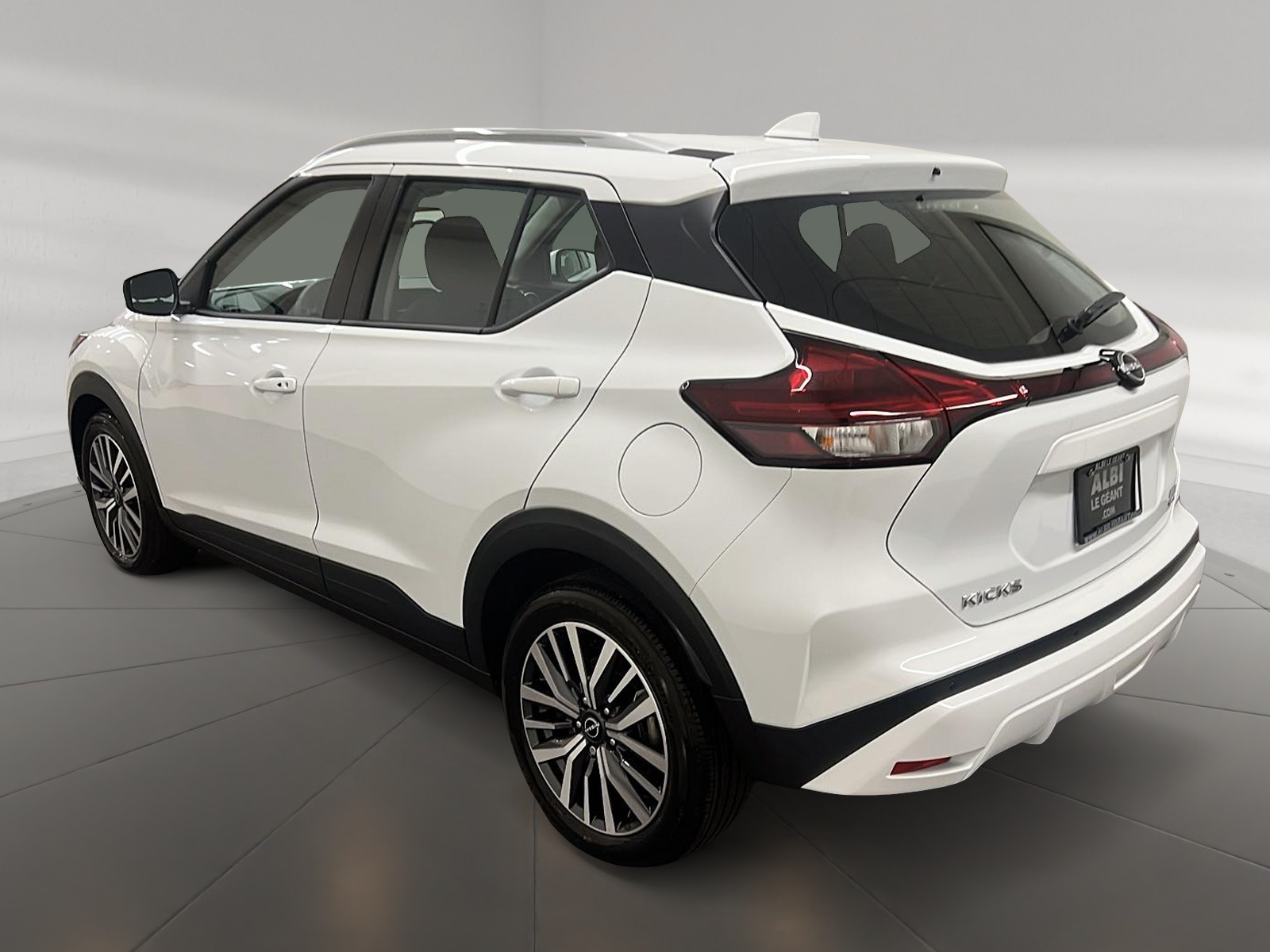 Nissan KICKS PLAY 2025 - Image #6