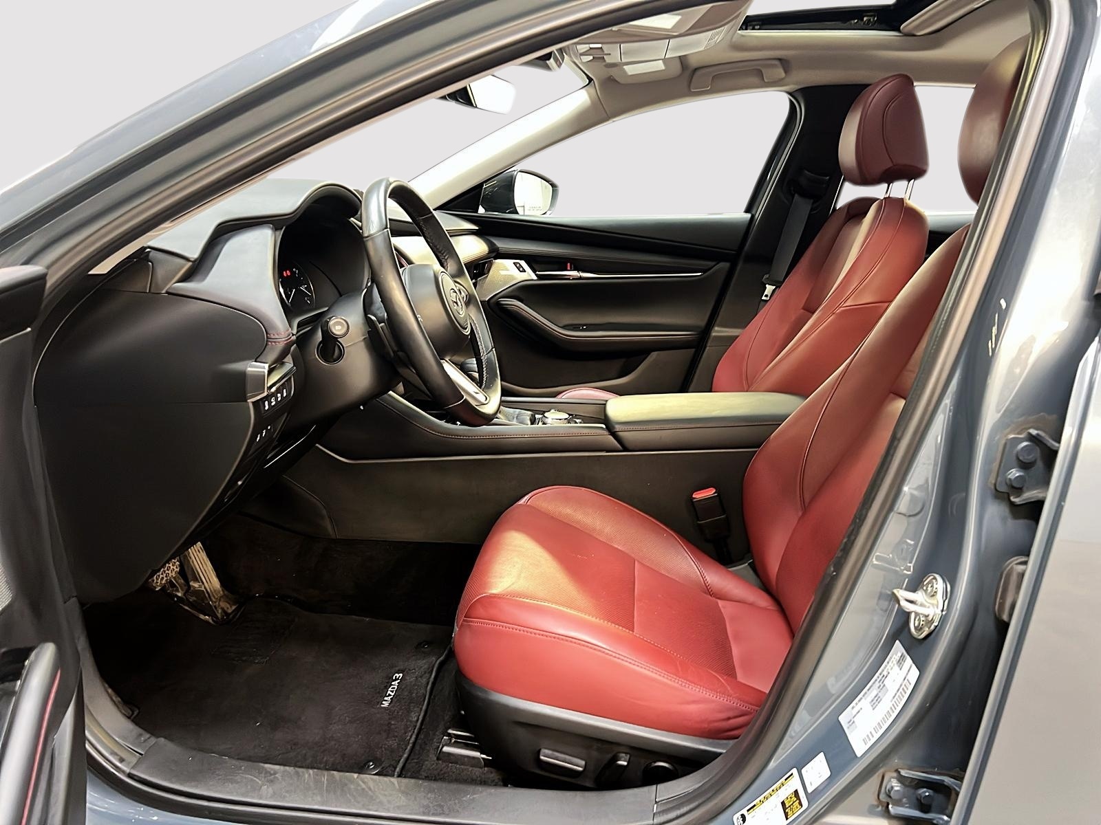 Mazda Mazda3 GT TURBO CUIR TOIT NAV 4RM 2023 - image #7