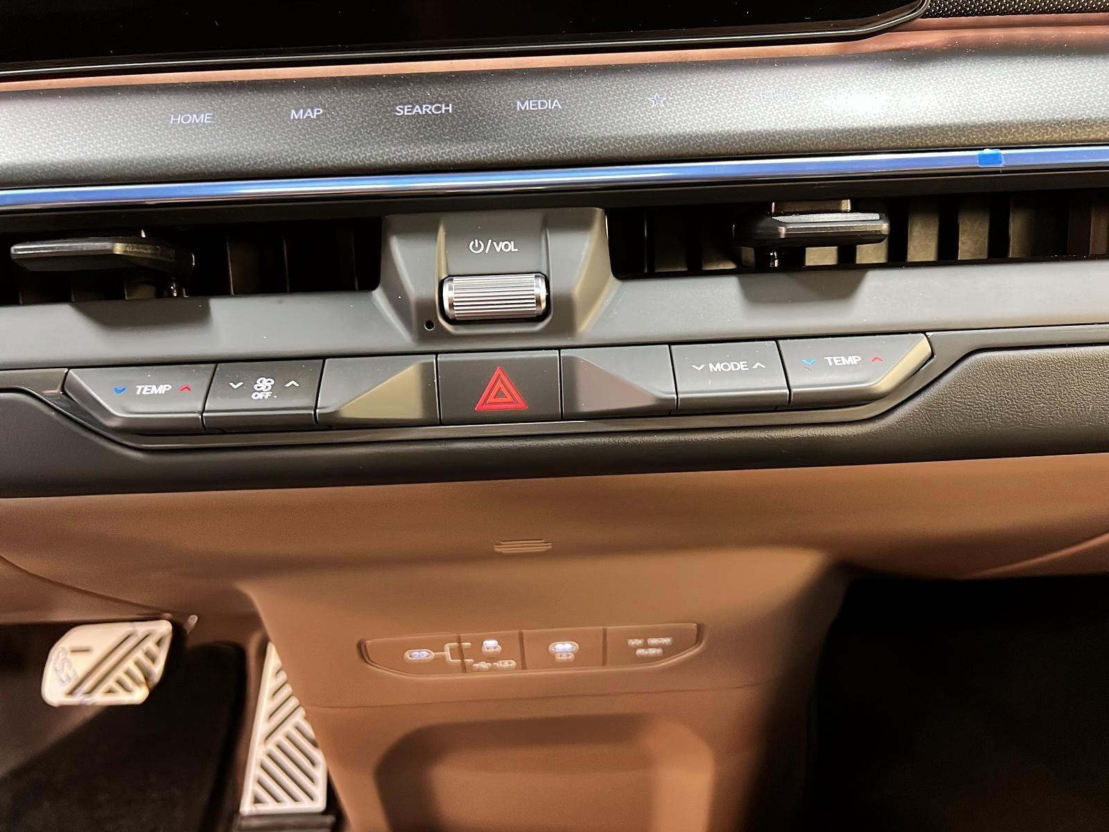 Kia EV9 LAND GT LINE CUIR TOIT PANO NAV 4RM 2024 - image #17