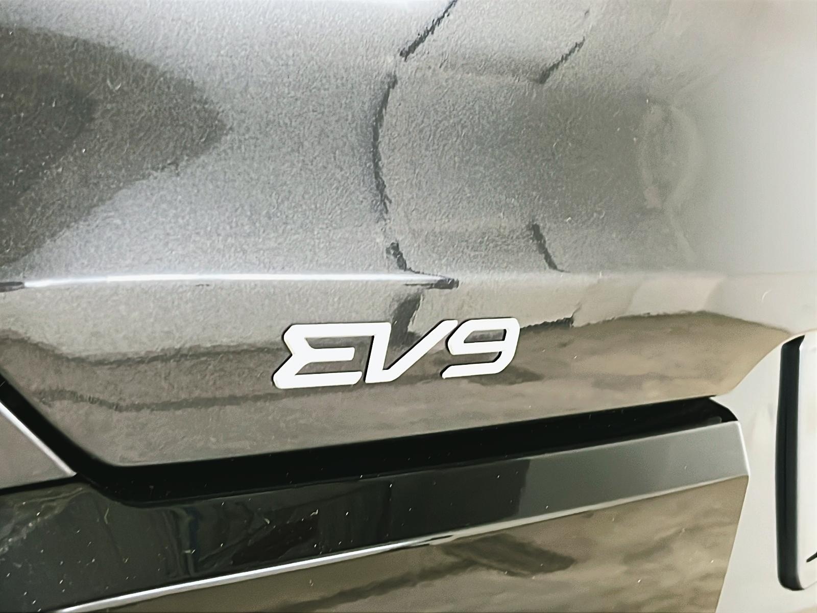 Kia EV9 LAND GT LINE CUIR TOIT PANO NAV 4RM 2024 - image #30