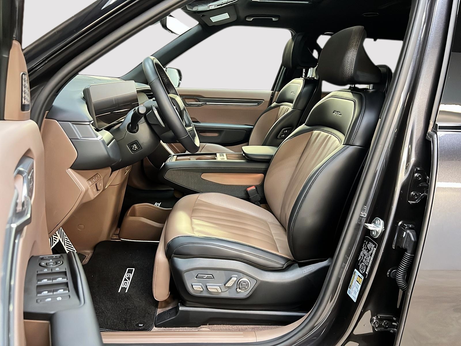 Kia EV9 LAND GT LINE CUIR TOIT PANO NAV 4RM 2024 - image #7