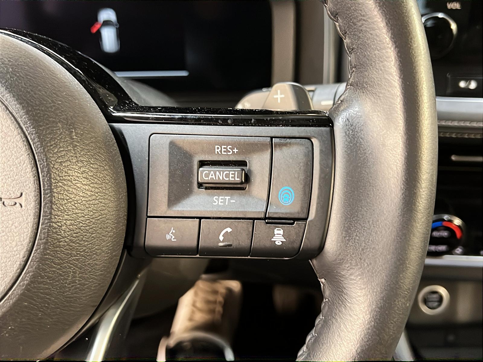 Nissan Rogue PLATINIUM CUIR  TOIT PANO NAV 4RM 2023 - image #23