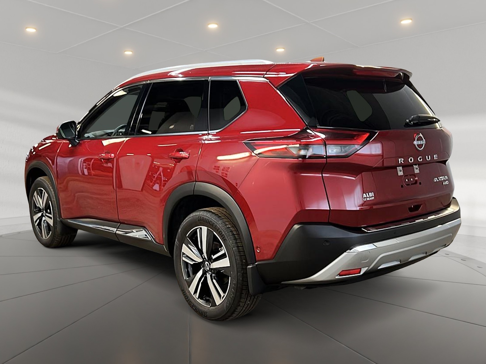 Nissan Rogue PLATINIUM CUIR  TOIT PANO NAV 4RM 2023 - image #6