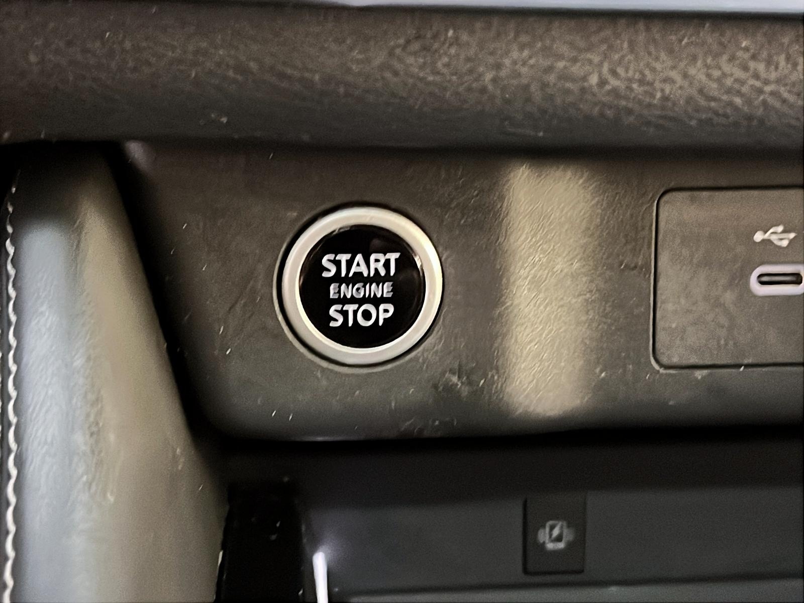 Nissan Rogue PLATINIUM CUIR  TOIT PANO NAV 4RM 2023 - image #17