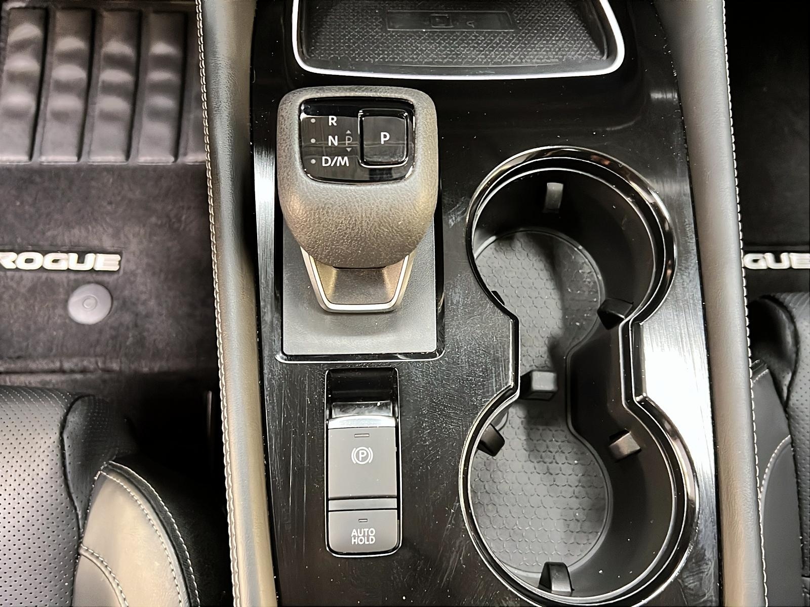 Nissan Rogue PLATINIUM CUIR  TOIT PANO NAV 4RM 2023 - image #16