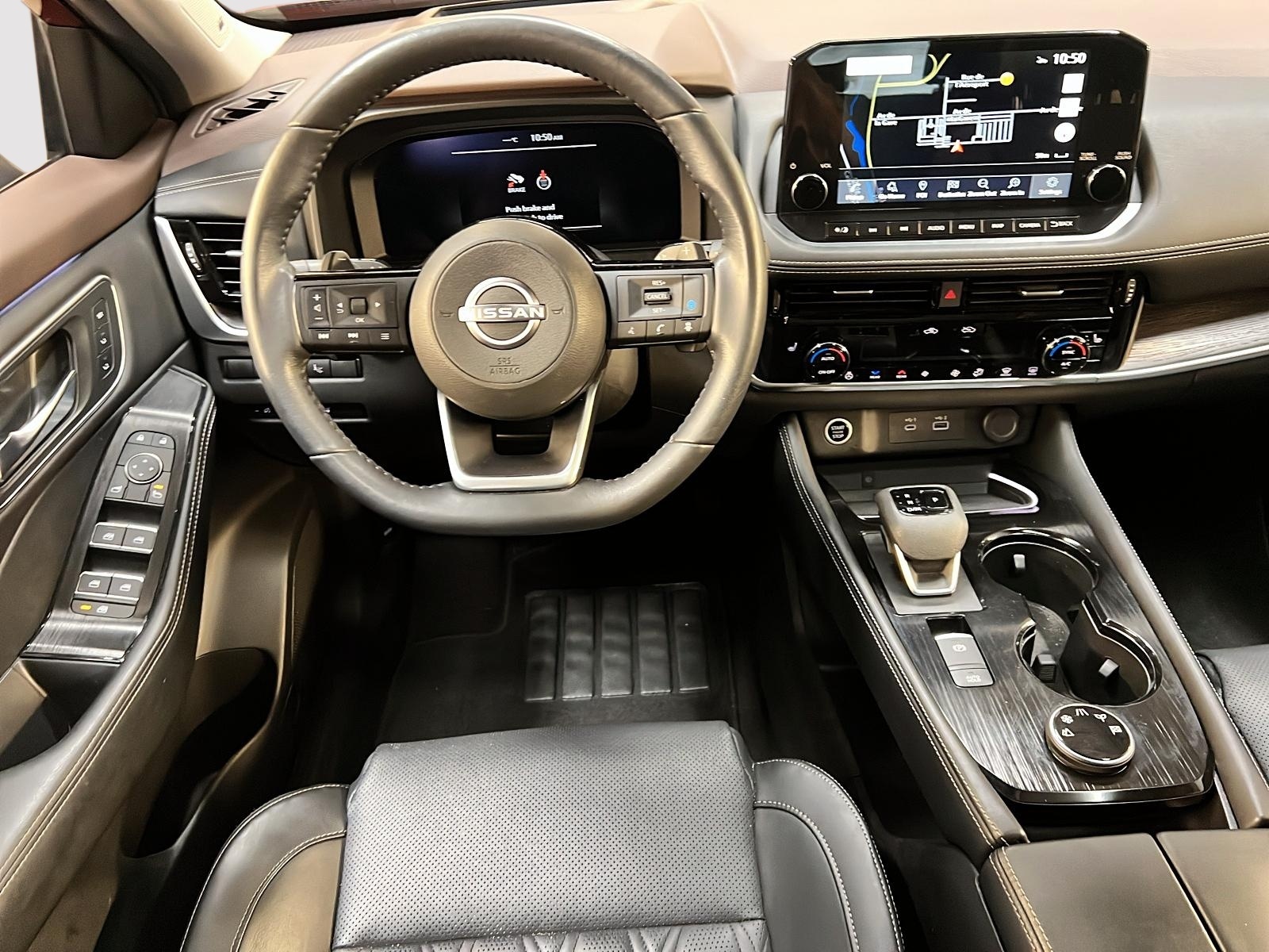 Nissan Rogue PLATINIUM CUIR  TOIT PANO NAV 4RM 2023 - image #11