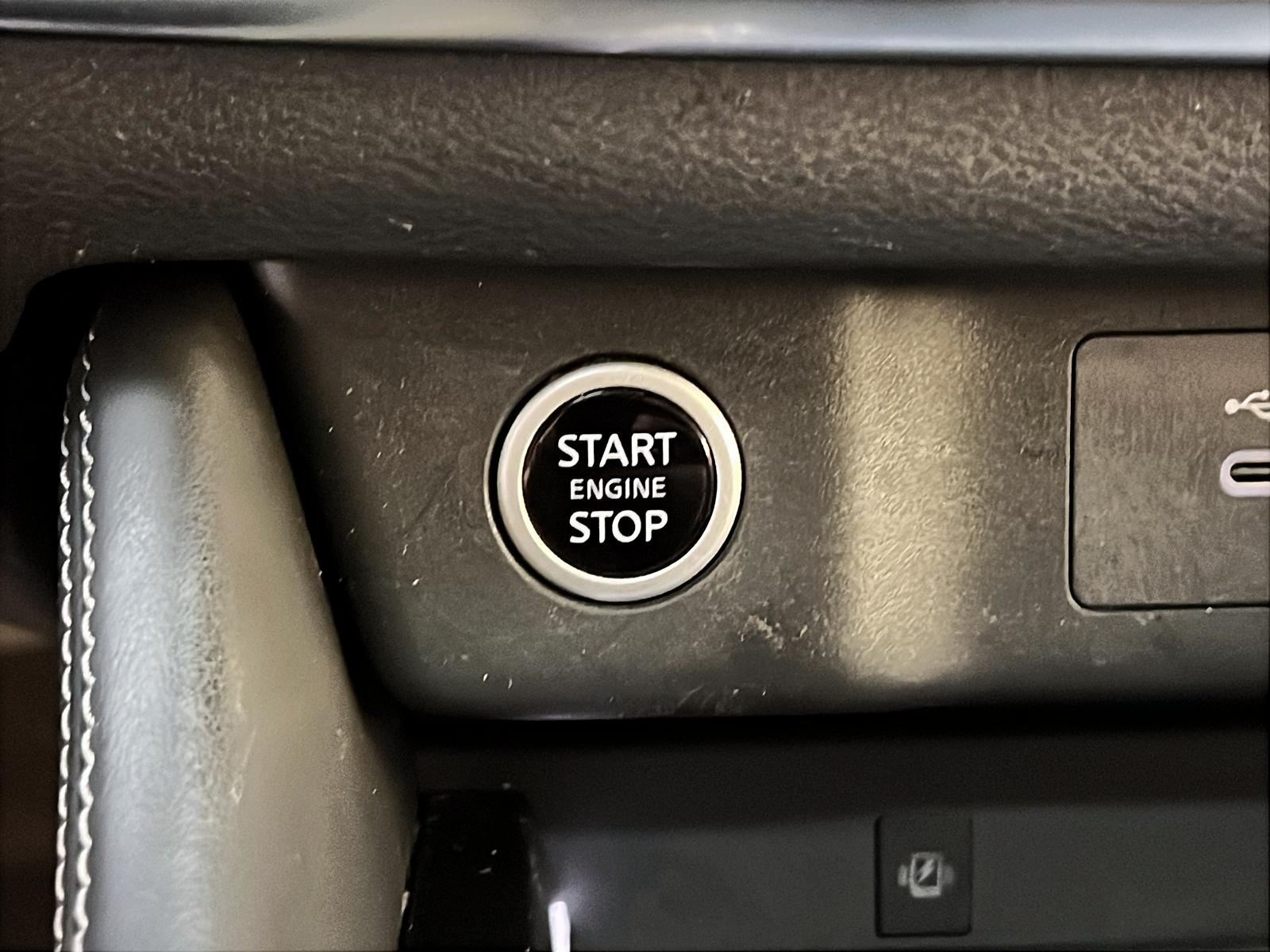 Nissan Rogue PLATINIUM CUIR  TOIT PANO NAV 4RM 2023 - image #18