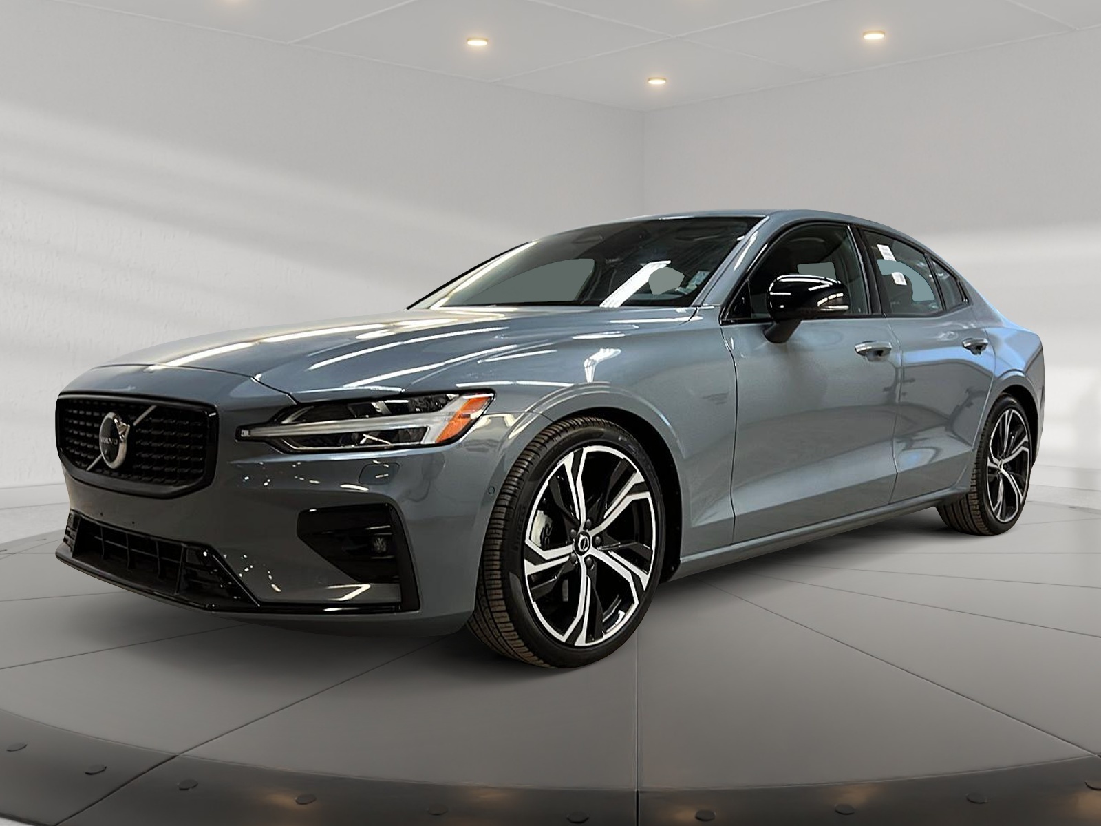 Volvo S60 B5 PLUS CUIR TOIT NAV 4RM 2024 - image #1