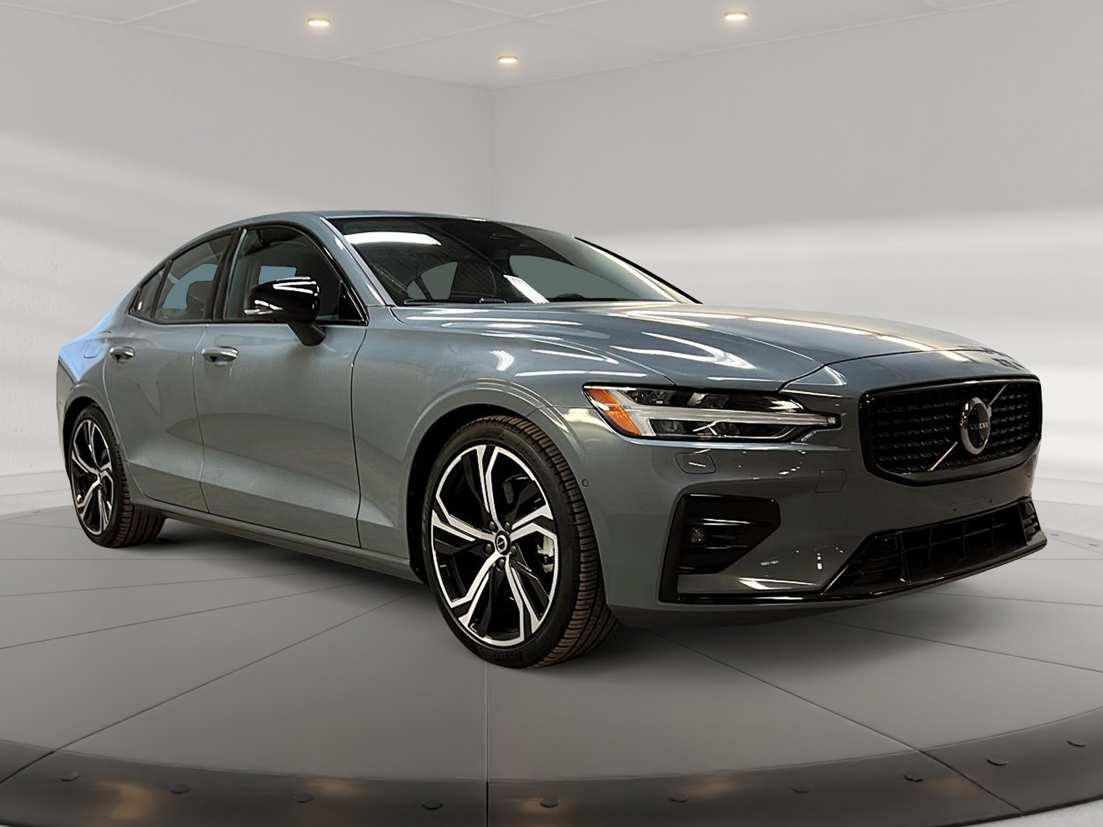 Volvo S60 B5 PLUS CUIR TOIT NAV 4RM 2024 - image #3