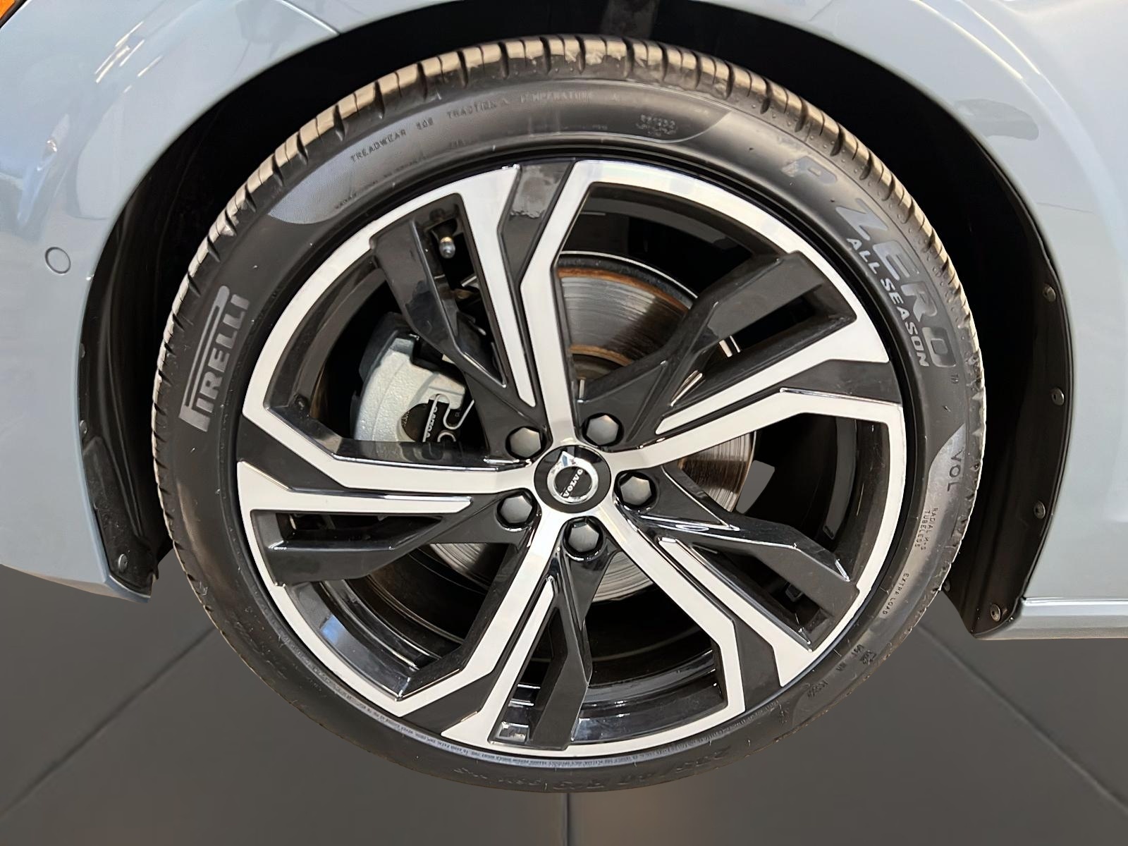 Volvo S60 B5 PLUS CUIR TOIT NAV 4RM 2024 - image #31